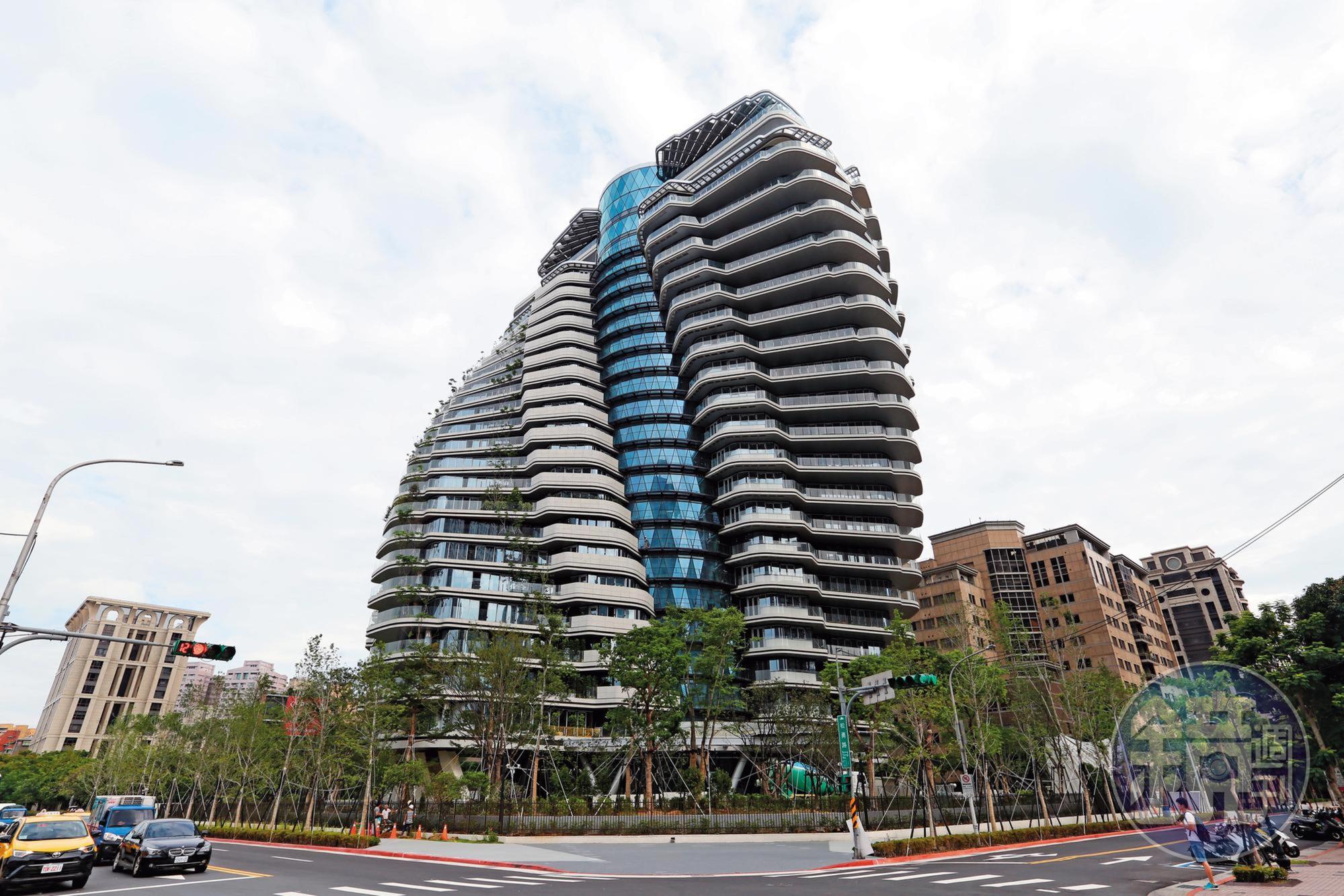 沈慶京手上金雞母除京華城外,還包括外型採螺旋體設計、每戶估計要價18億元的超級豪宅「陶朱隱園」(圖)。