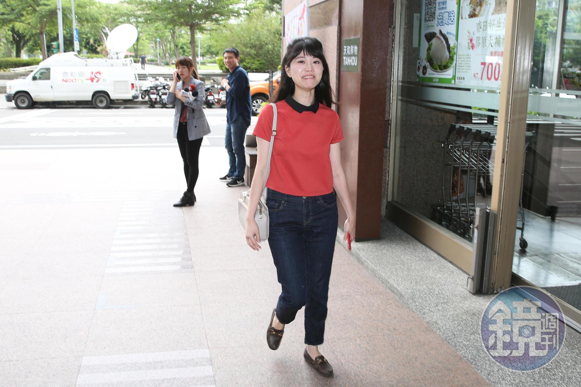 台北市議員高嘉瑜曾在臉書指控，張景森擔任台北市政府都市發展局局長期間，涉圖利京華城董事長沈春池。