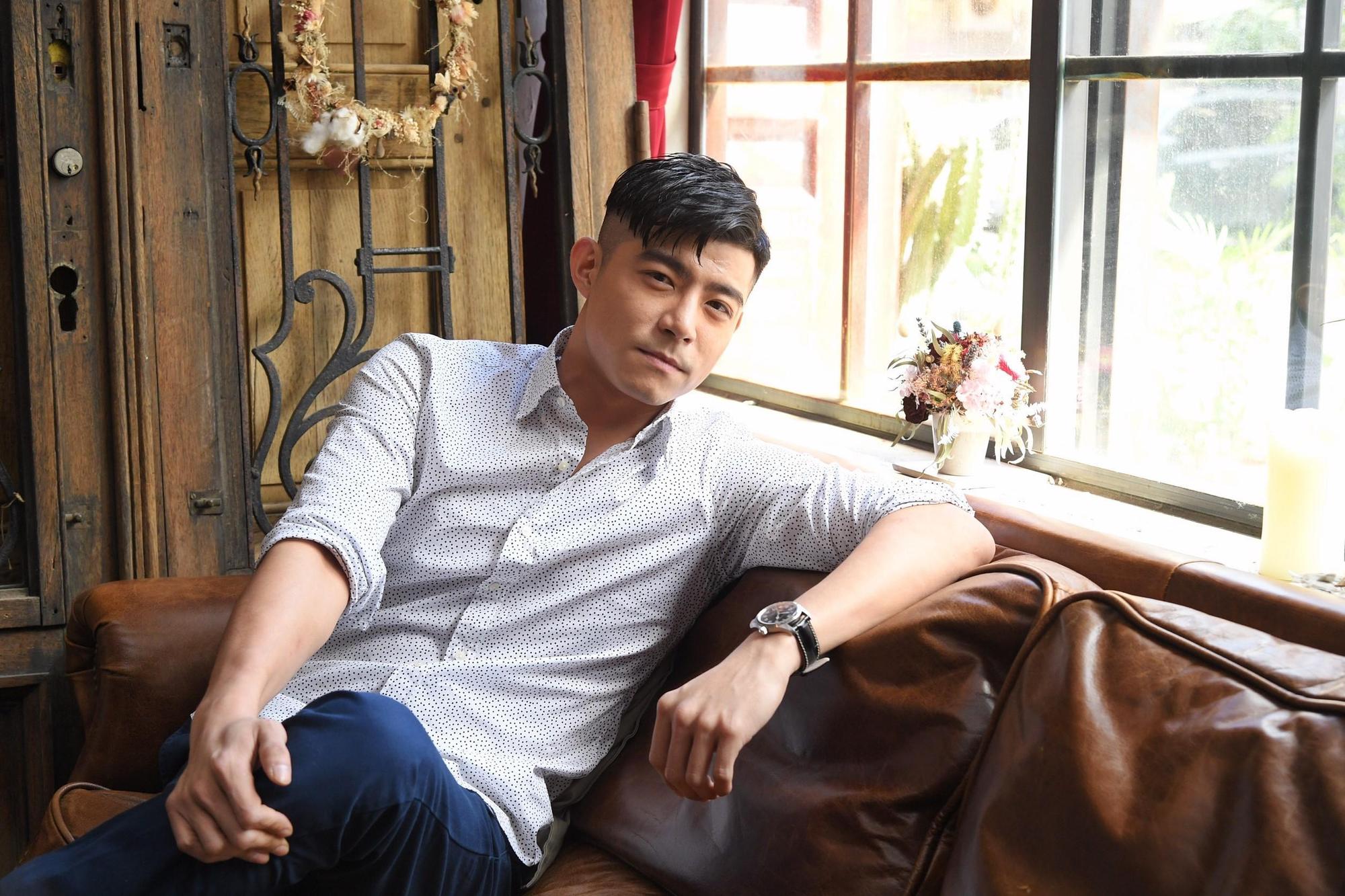 王柏傑透露與王淨因拍戲而熟識，但只是好友，還自嘲是演藝圈「倒數第二個男友」。（三立提供）
