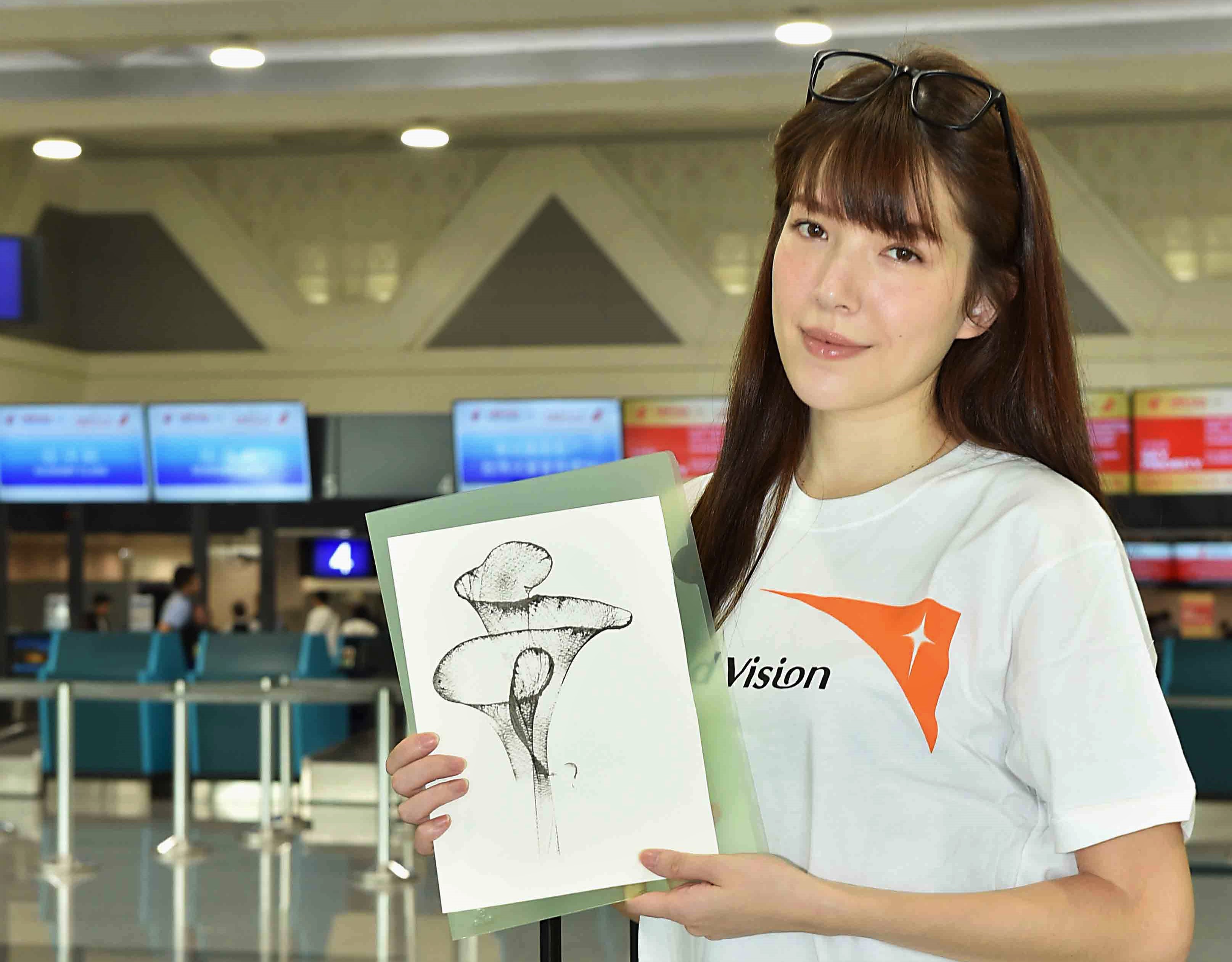 許瑋甯前往非洲莫三比克，關懷當地的兒童與家庭。（世界展望會提供）