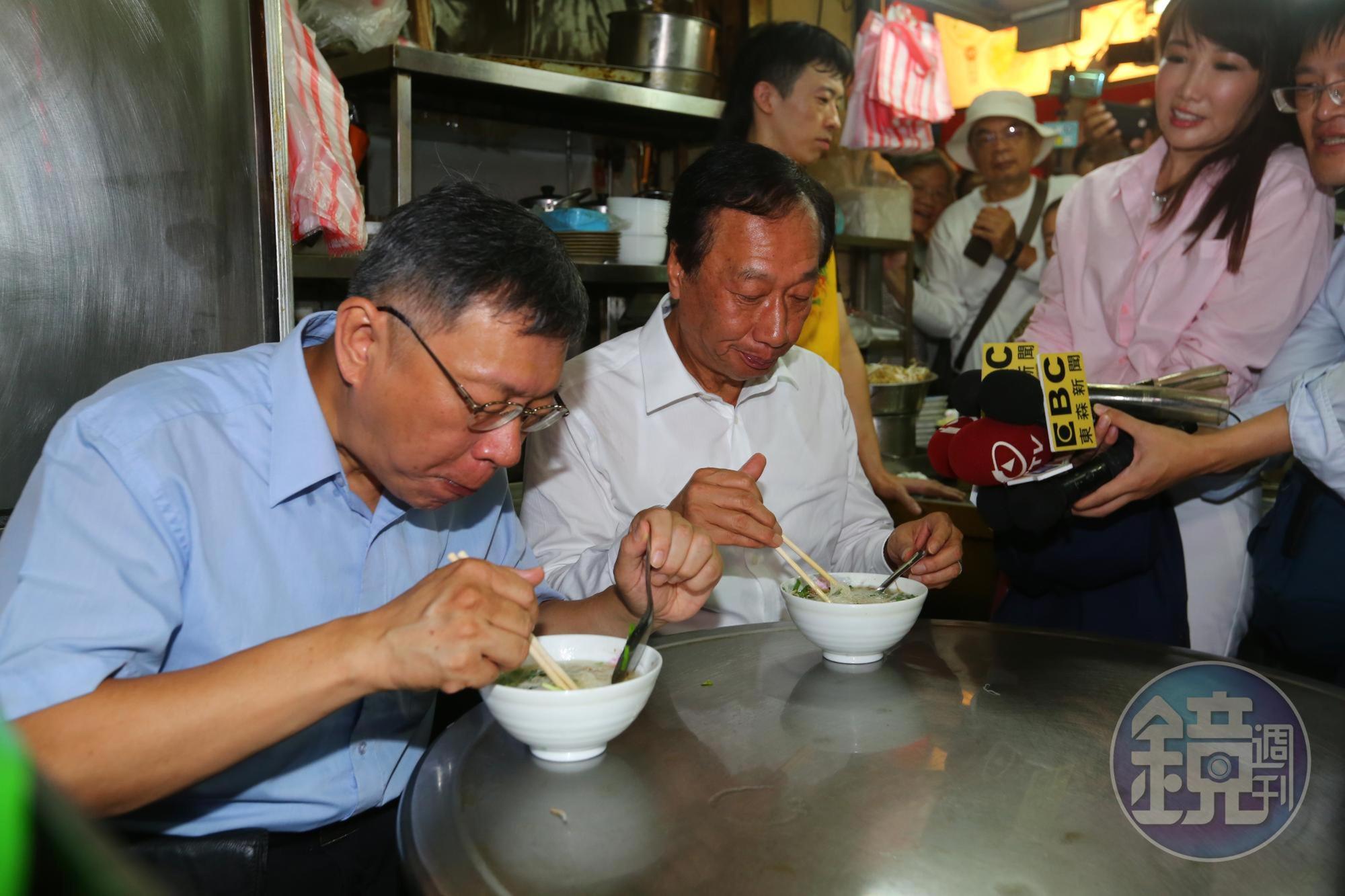 郭柯2人也順道到城隍廟埕吃米粉湯。