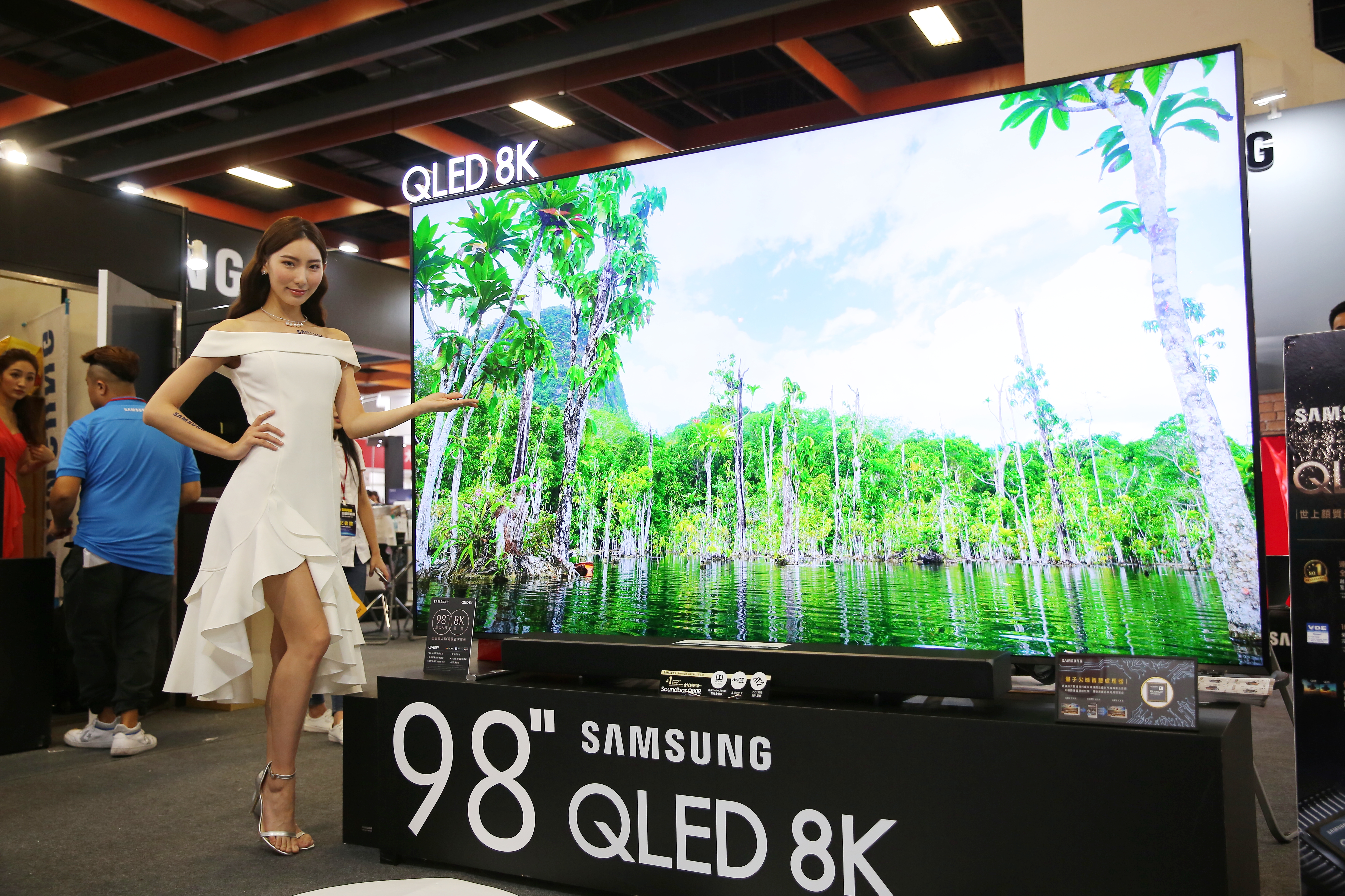 日本鎖定韓國半導體產業祭出關鍵原料出口管制，將影響面板和智慧型手機等產品出貨。