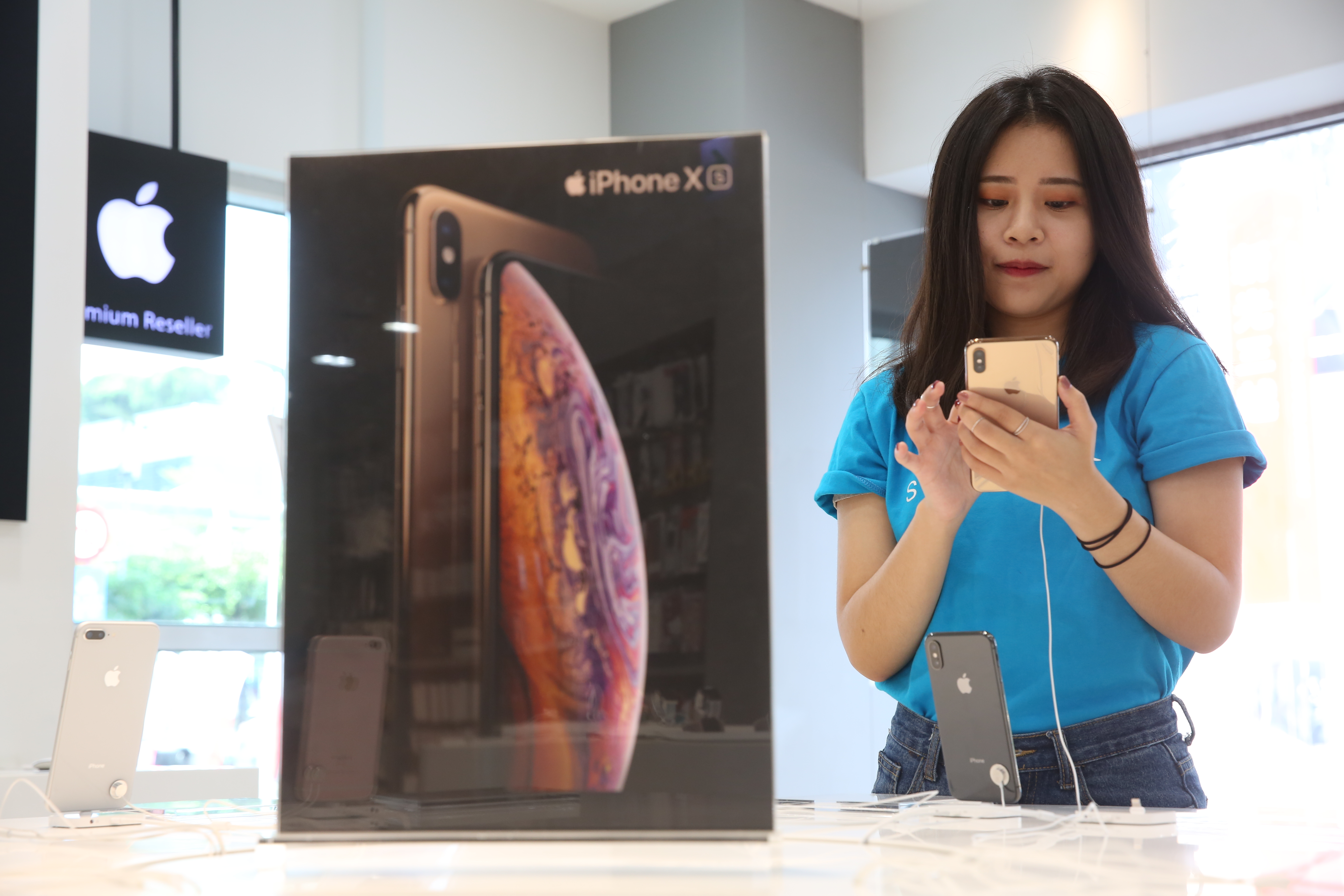 當三星因貿易戰受損，蘋果和華為得利，台灣的蘋果及華為供應商跟著受惠。