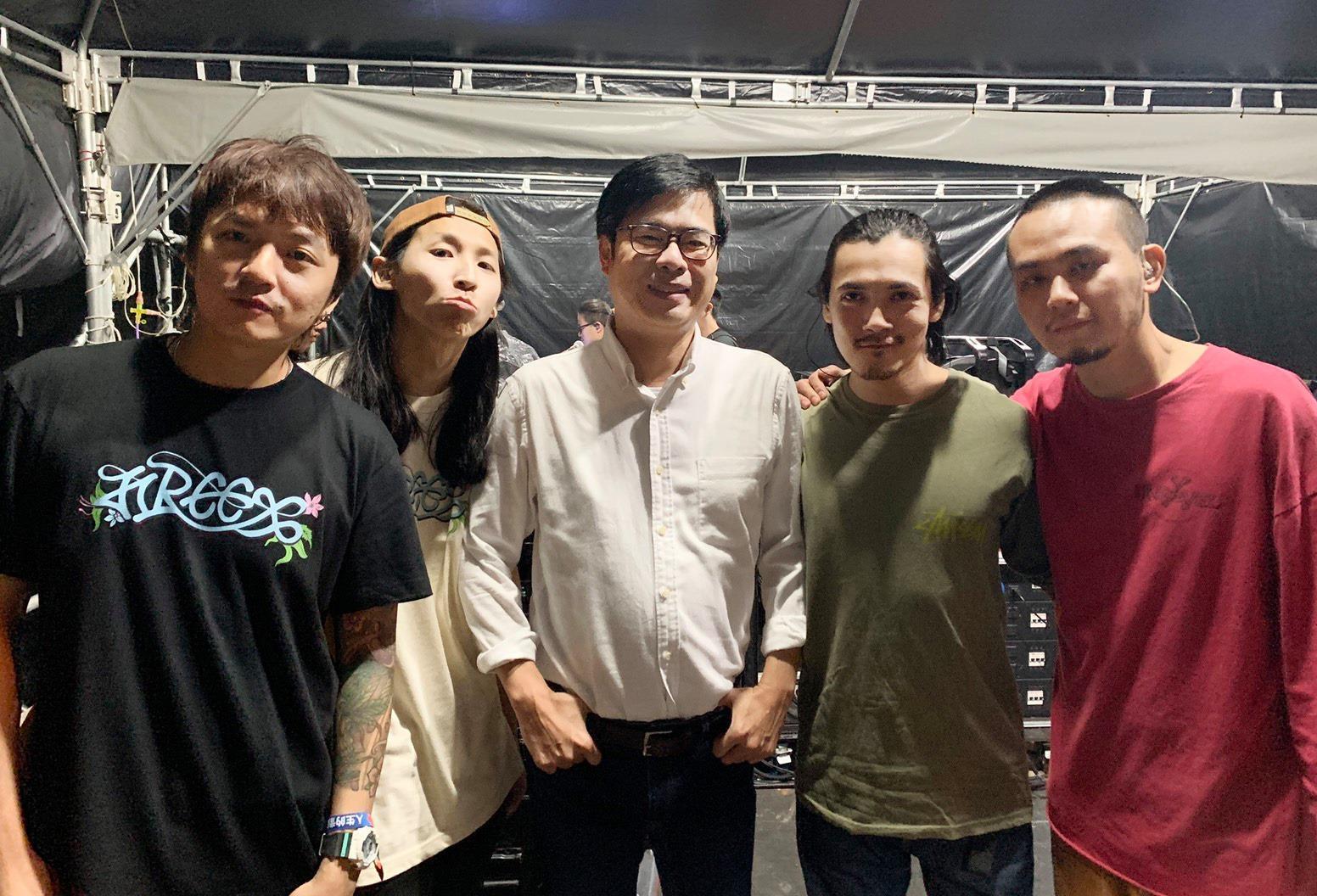 接到大港開唱「被再見」消息，陳其邁表示打了電話給楊大正，但兩個人就這樣陷入靜默。（翻攝陳其邁臉書）