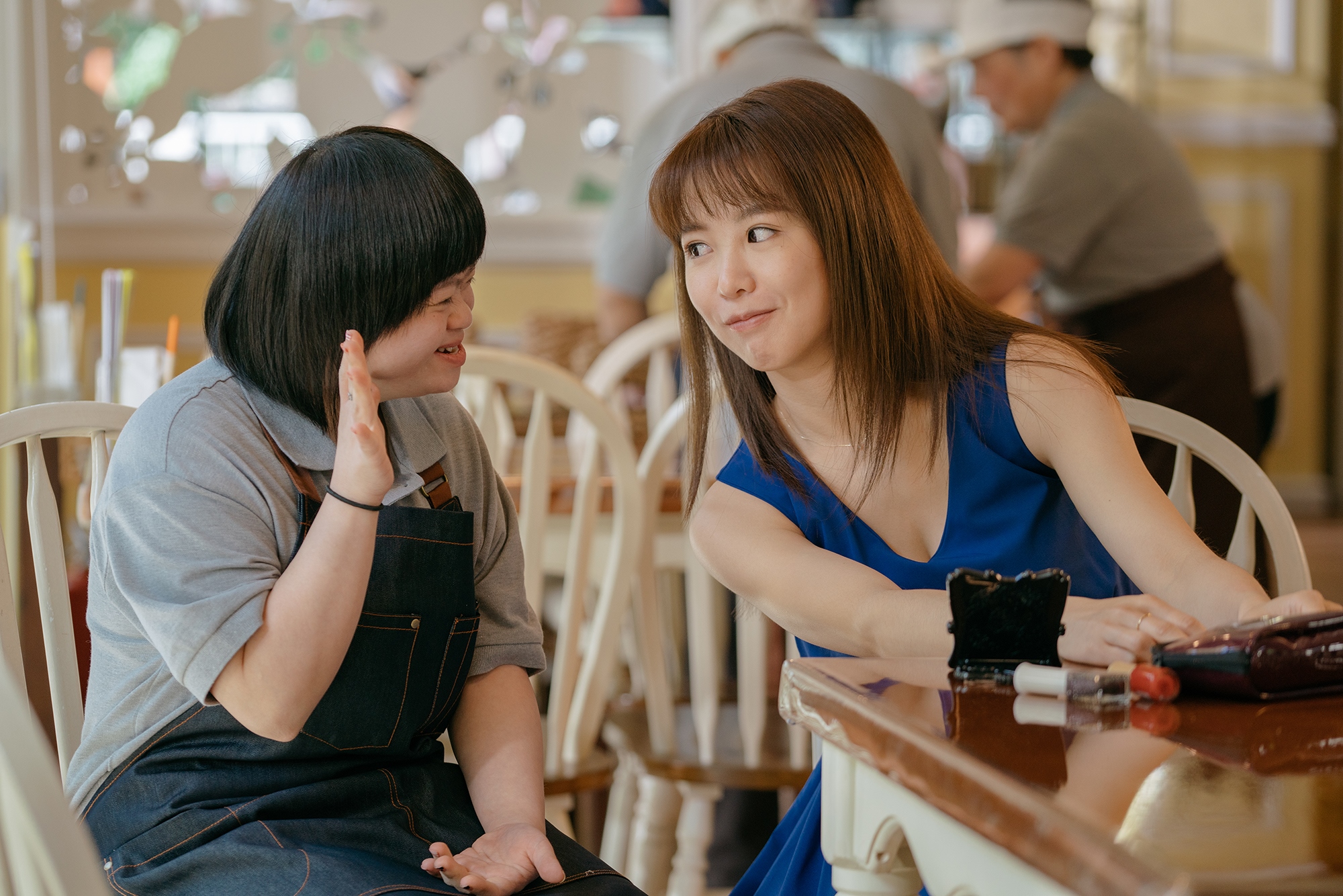 郭書瑤因為與許多喜憨兒互動，因而被他們的可愛與真誠融化。（華映提供）
