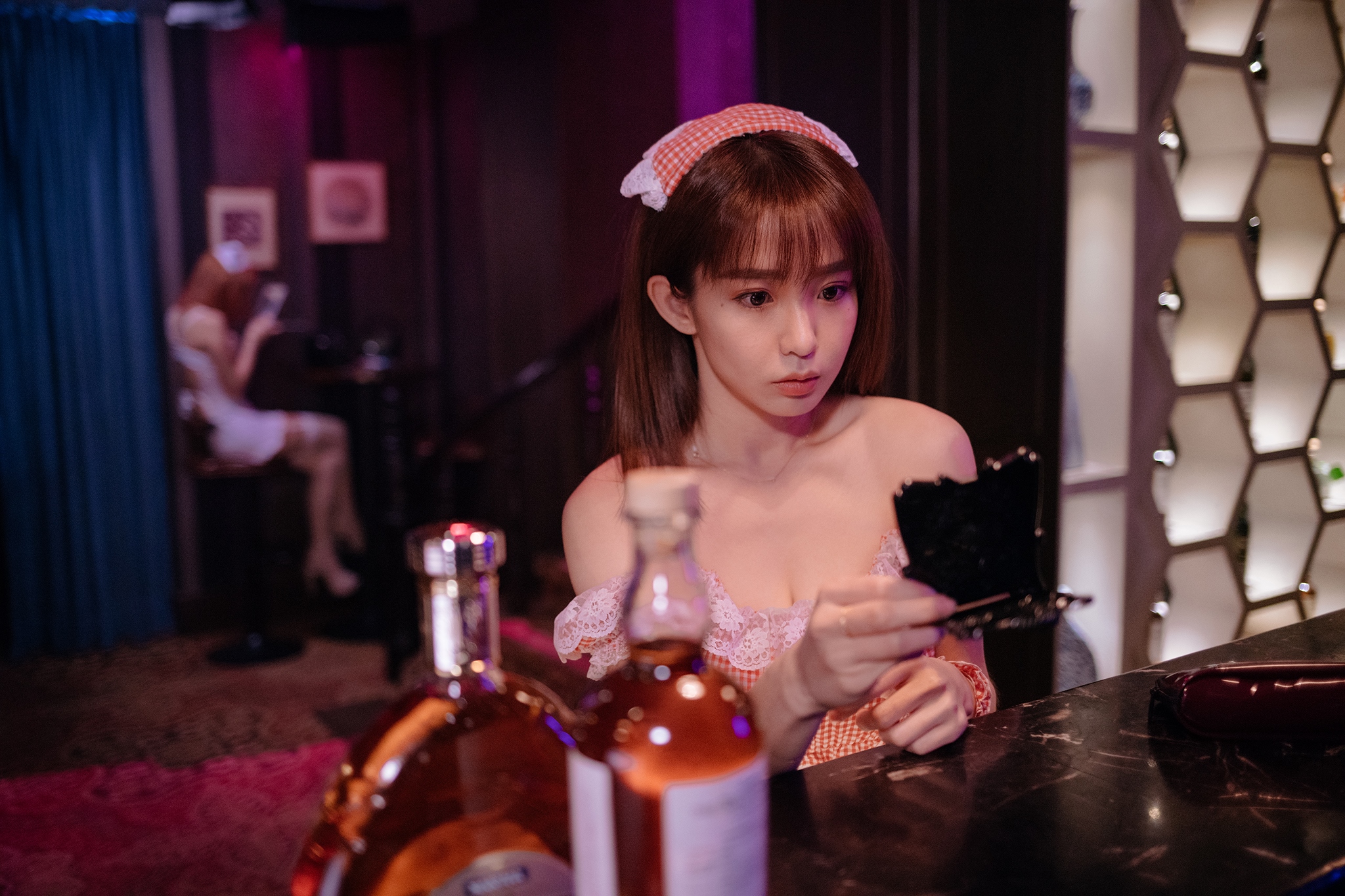 郭書瑤在電影中演出援交妹，是很久沒出現的尺度。（華映提供）