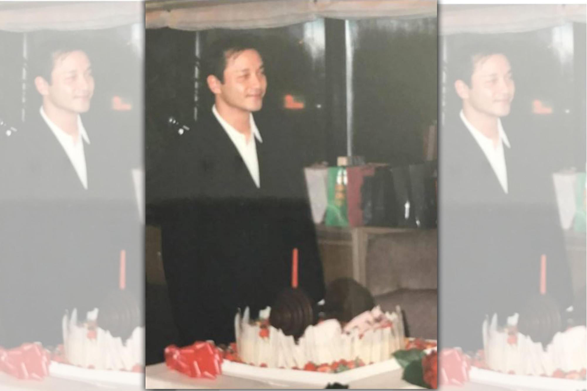 張國榮的生前摯愛唐鶴德在凌晨貼出張國榮身穿黑西裝的照片,祝他生日快樂。(翻攝唐鶴德IG)