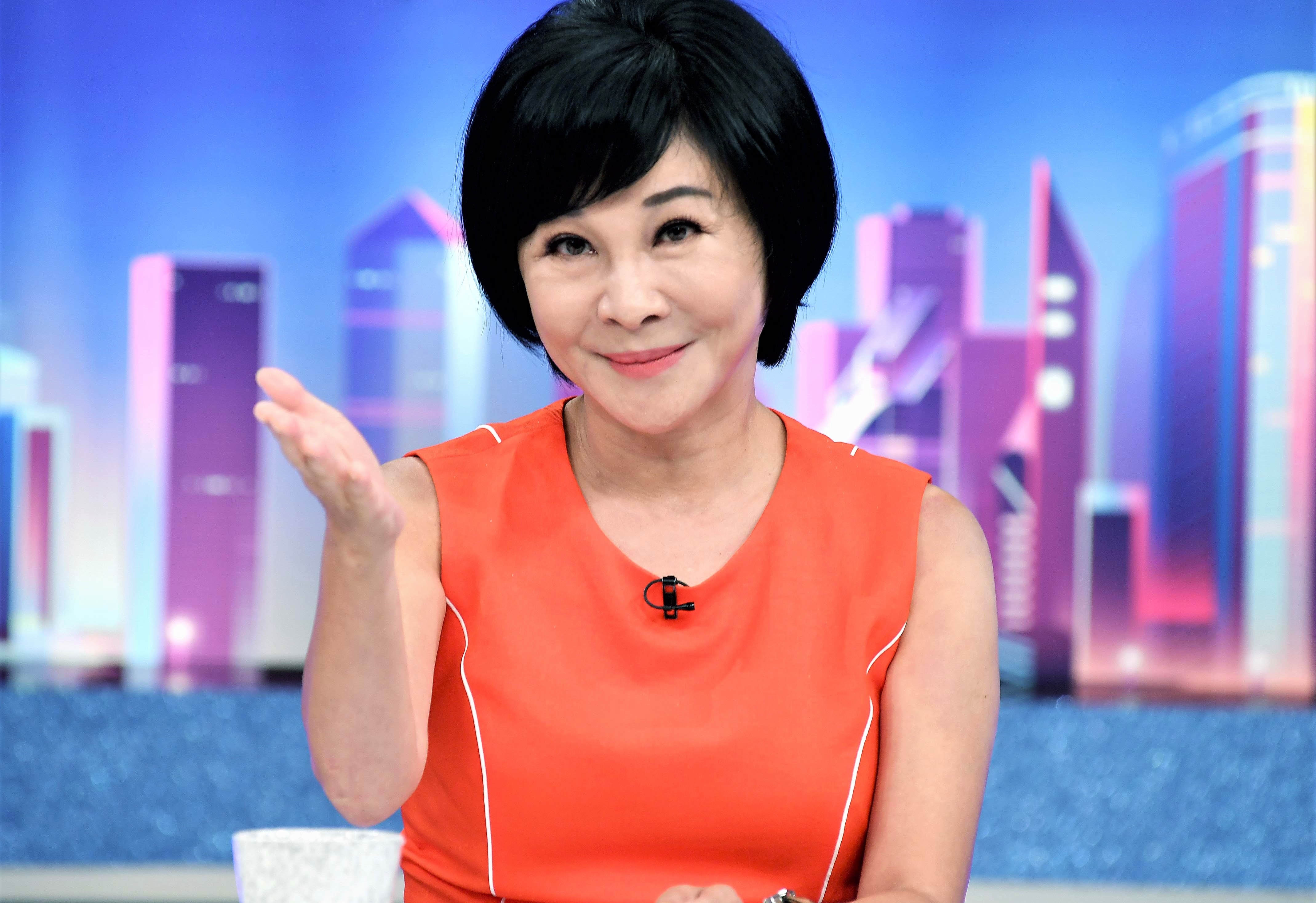 吳淡如睽違3年再度接下電視節目主持棒。（華視提供）