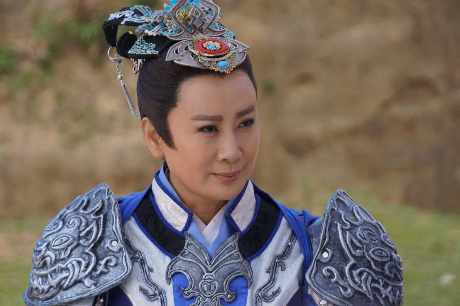 陳亞蘭的戰神頭冠，一改過去會罩住五官的盔甲，是出自楊麗花設計的手筆。（麗生百合提供）