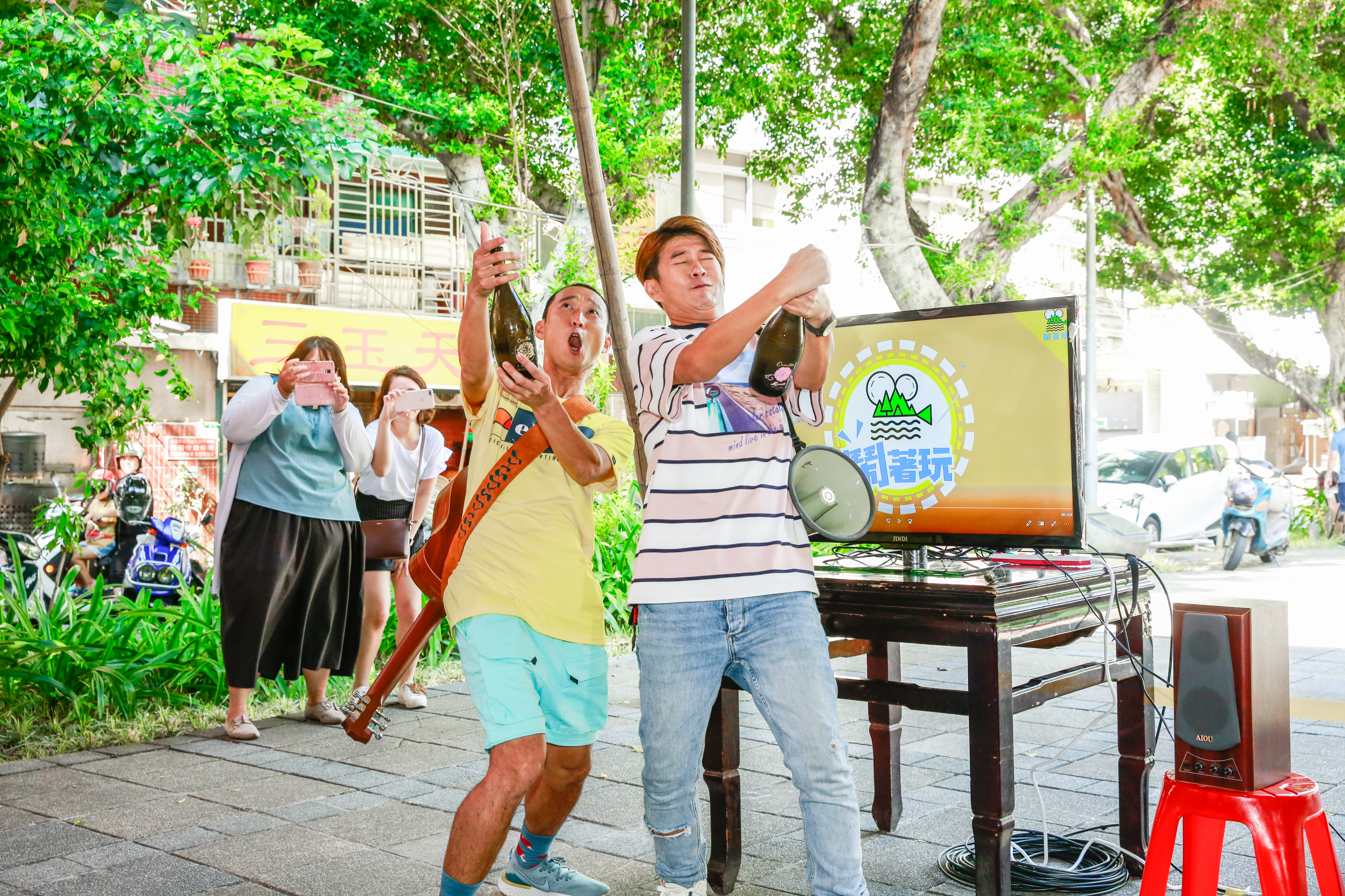 浩子、顏永烈與昔日《食尚玩家》幕後班底合體開新節目《鬧著玩》，今日舉行首映會。