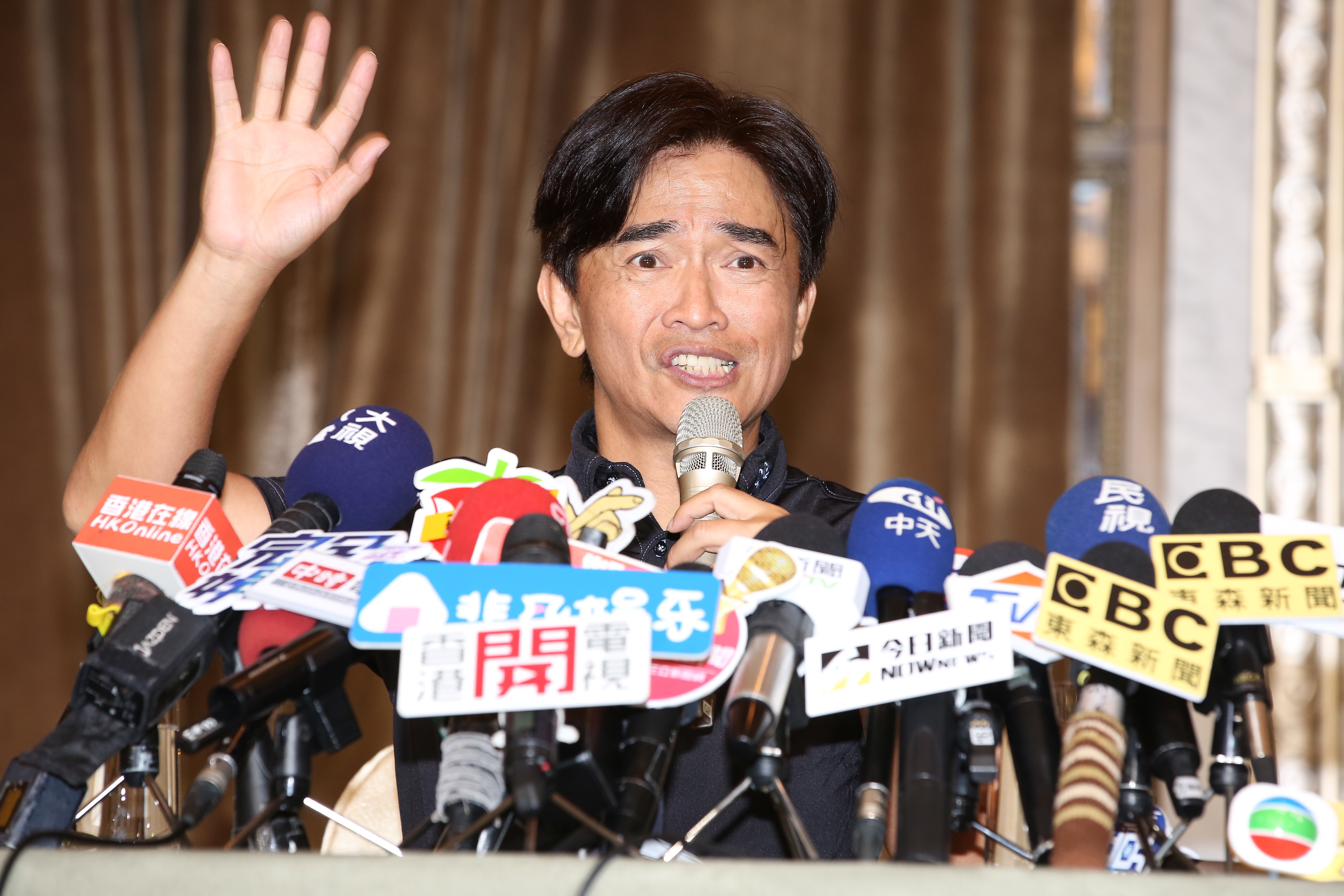 吳宗憲賣吸塵器爆消費糾紛，大動作開記者會喊冤。