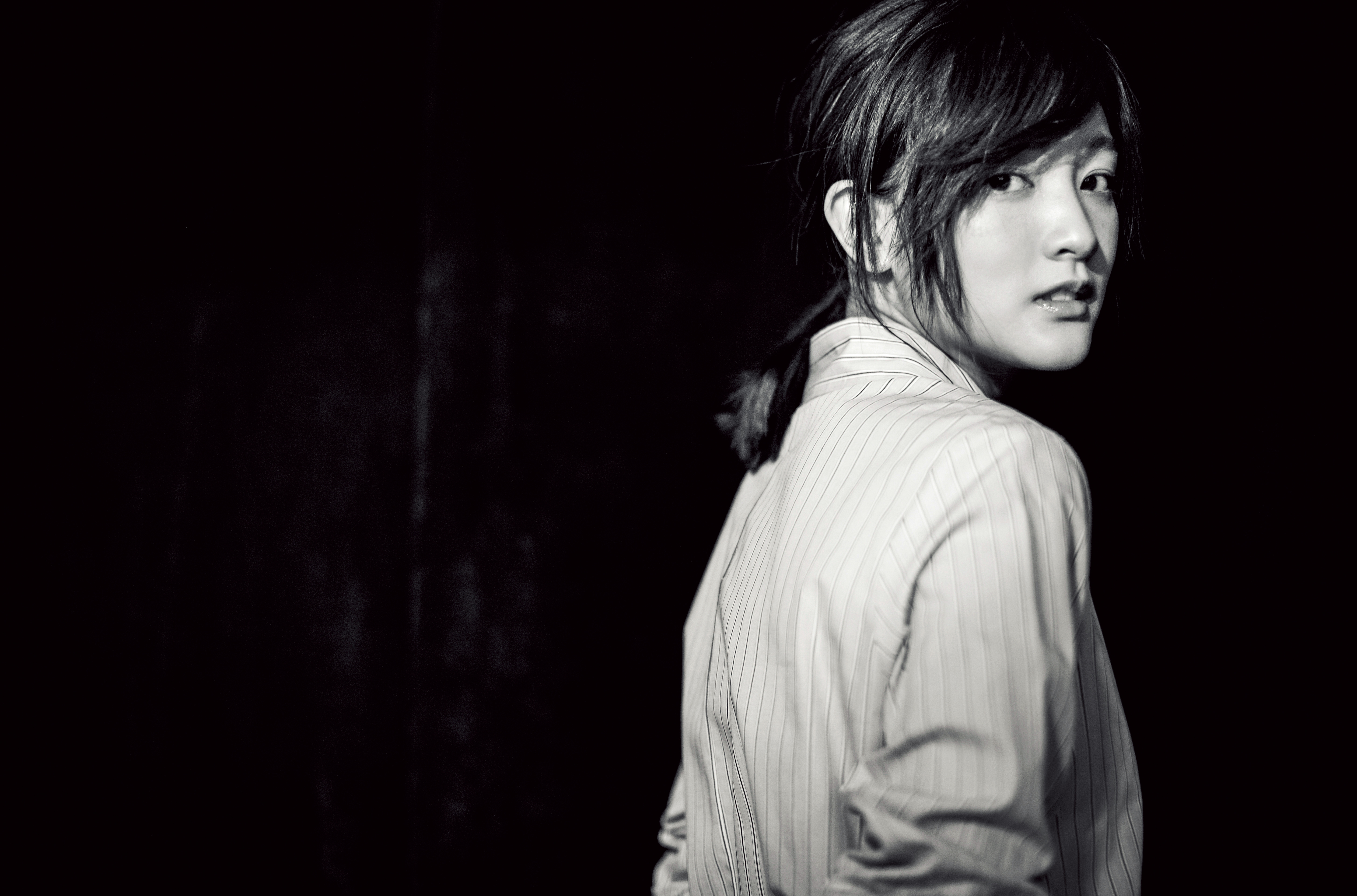 入行以來，王淨早知道人言可畏。她說：「喜歡妳的、不喜歡妳的人都會有，但這些東西，我都會試著讓它變成是推力，讓我不想停留在原地，一直往前走。」