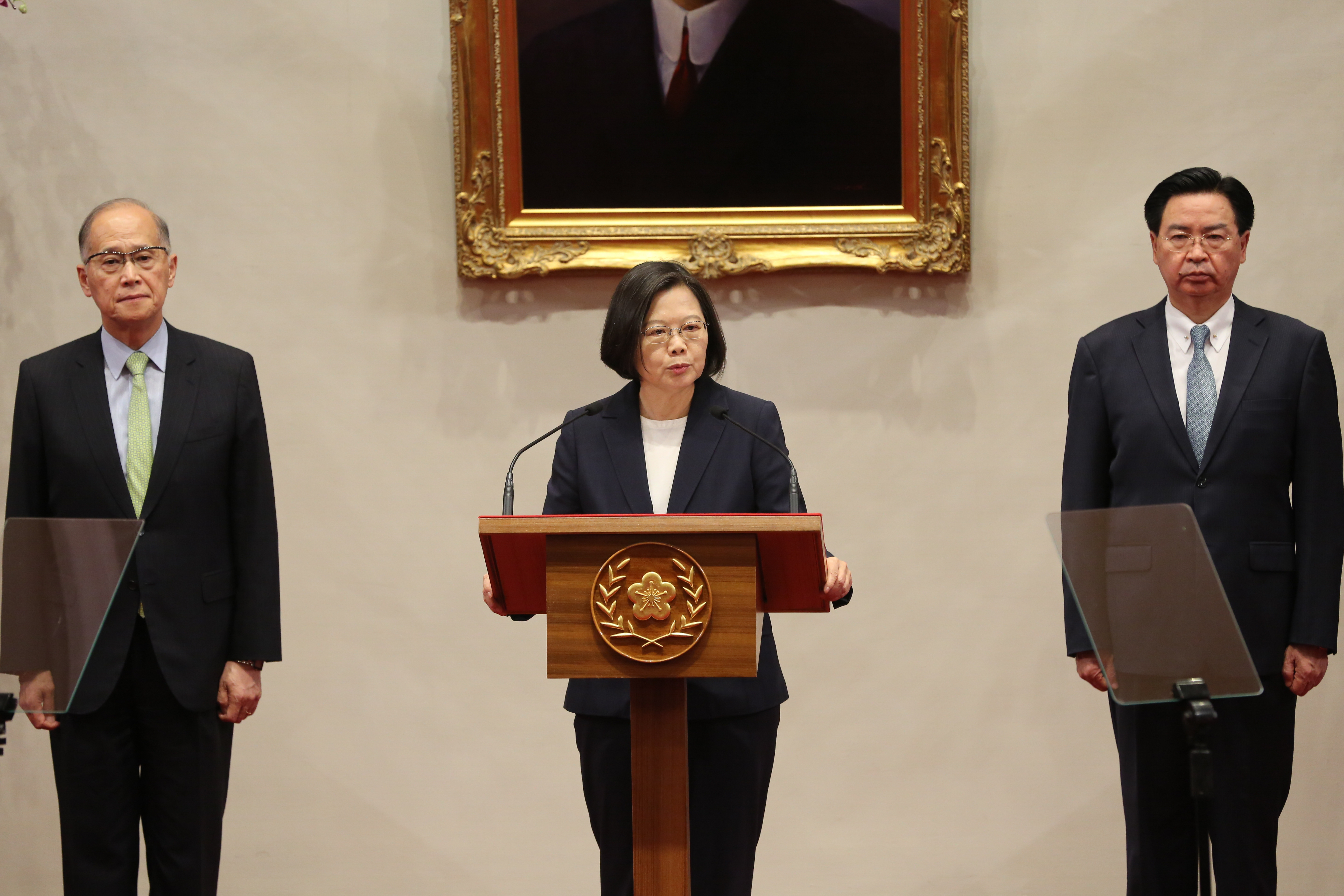 任內丟掉六邦交國，蔡英文對中國表達強力譴責。