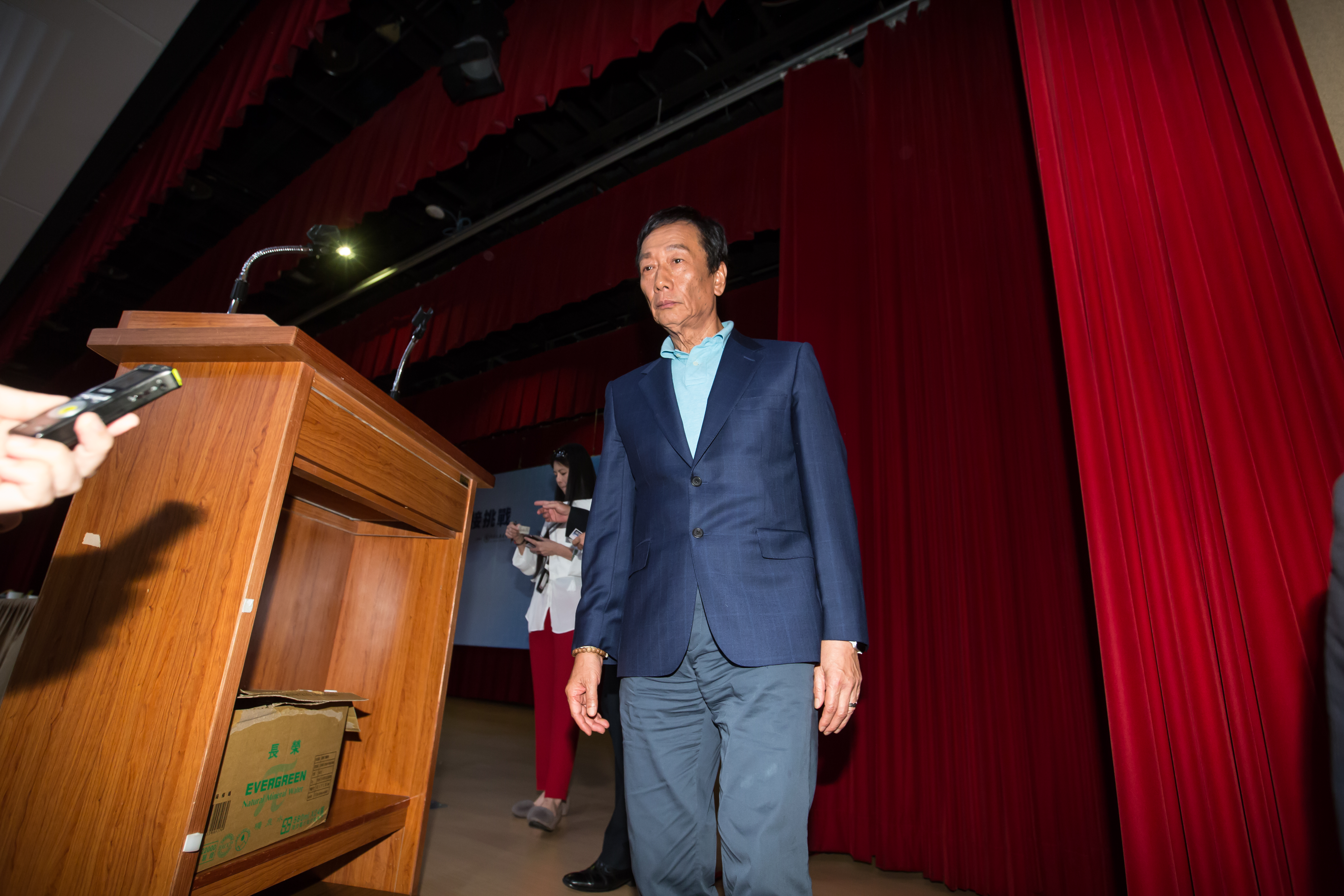 震撼彈！郭台銘宣布不選總統了。