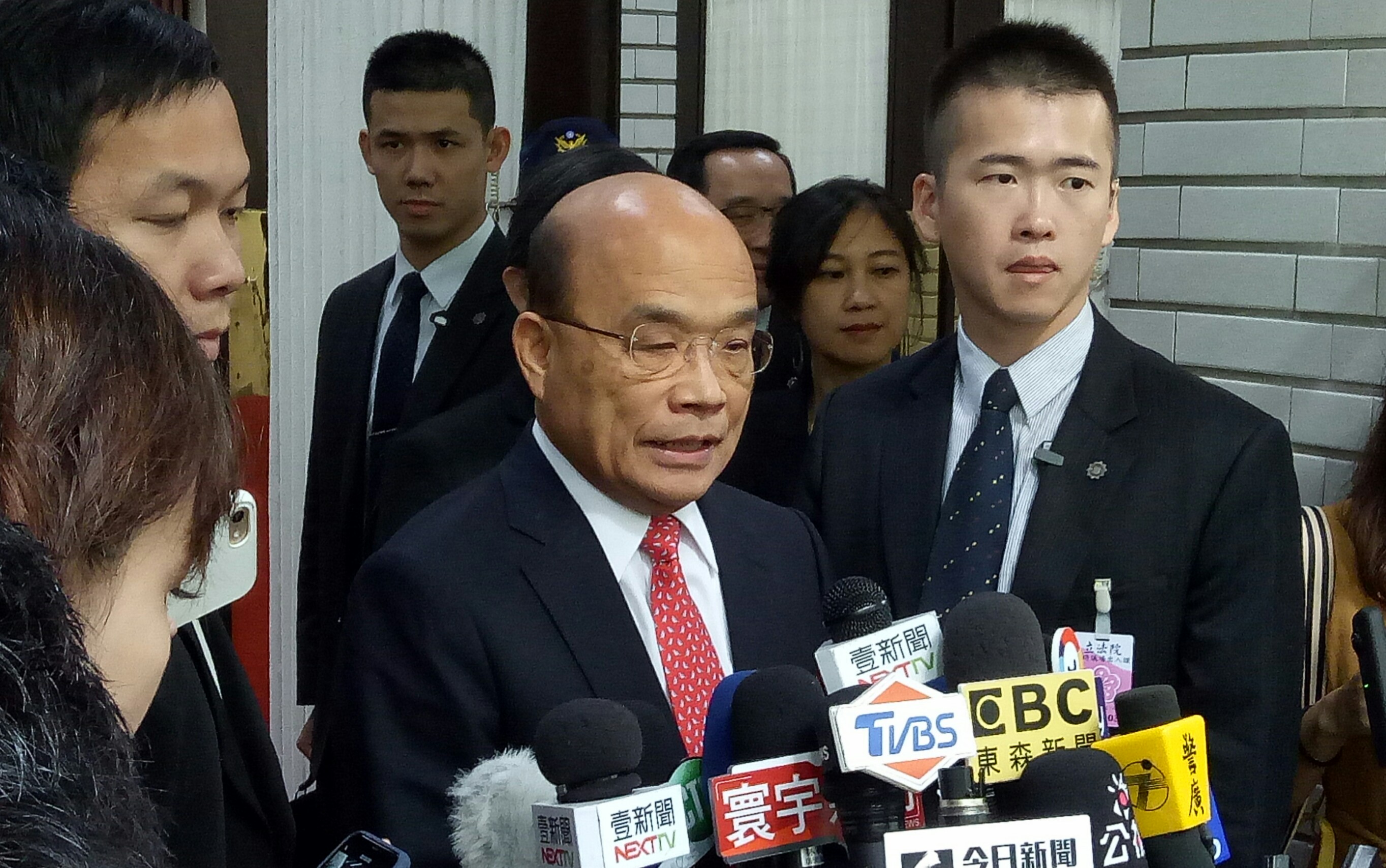 行政院長蘇貞昌呼籲郭台銘加碼投資台灣。