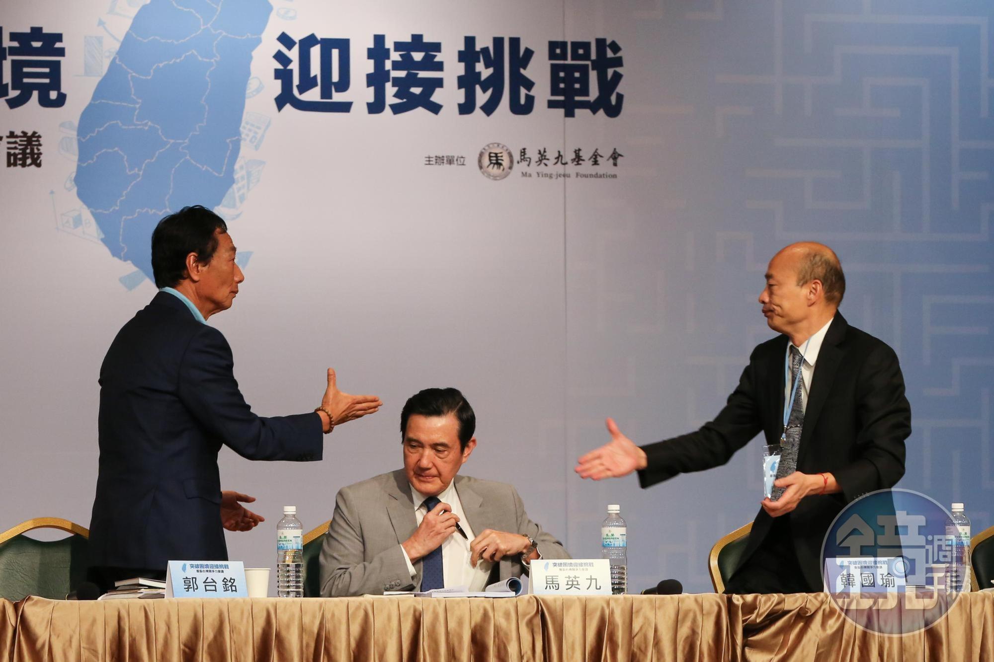 鴻海創辦人郭台銘（左）昨深夜宣布不參選總統，李艷秋直言此刻感到沉重的應該是韓國瑜（右）。