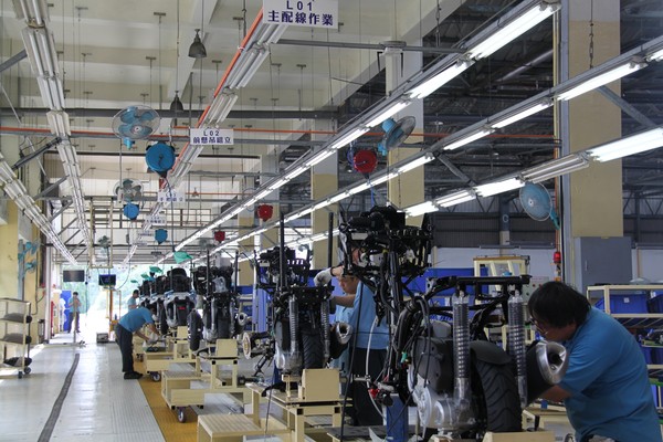 裕隆內部一個月前曾爆發路線之爭，一度打算砍掉華創車電2,000多位員工，最後嚴陳莉蓮拍板替裕隆研發留一口氣。（翻攝自裕隆官網）