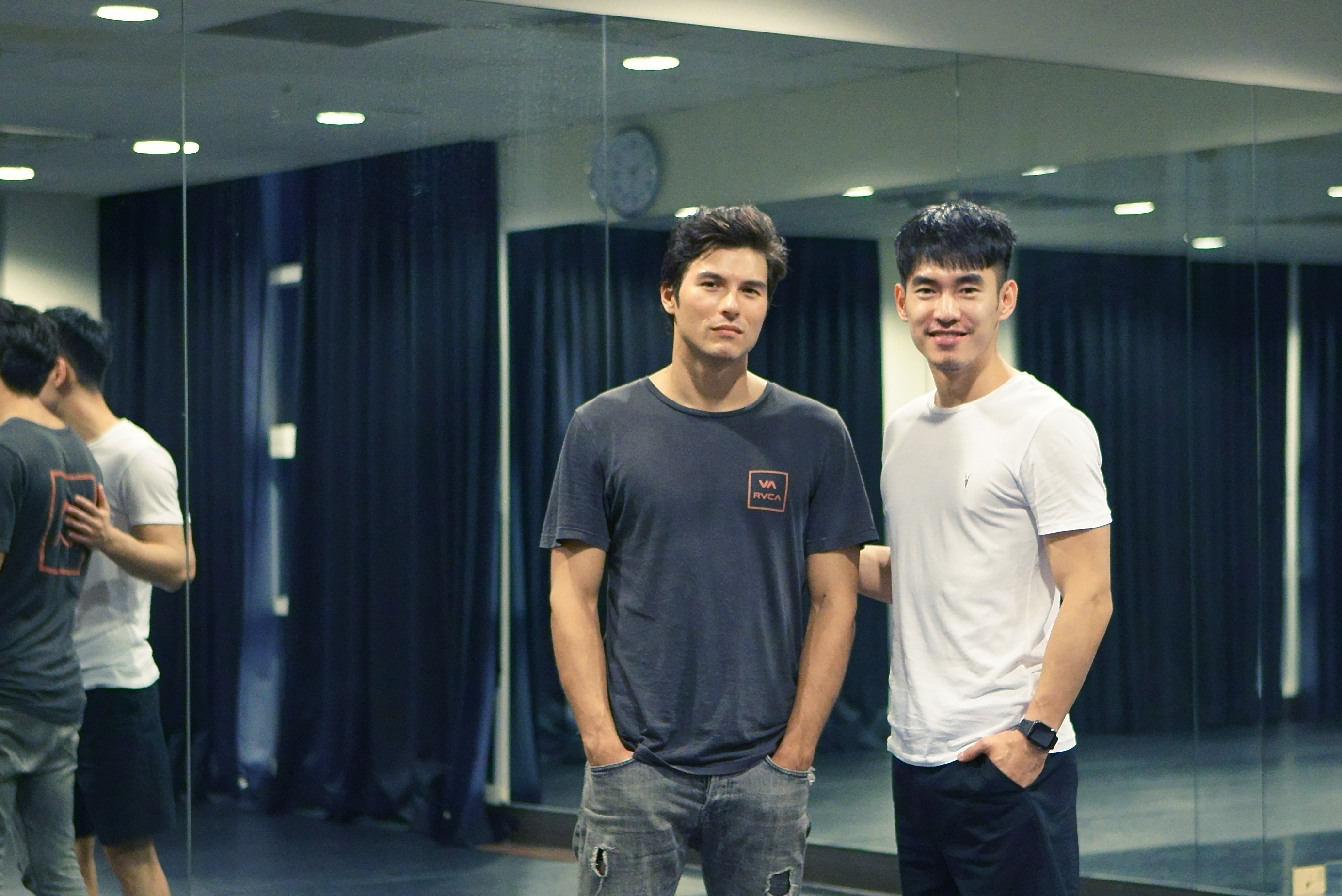 繼《女朋友，男朋友》之後，鳳小岳（左）與張書豪再次合作演出新片《跟你老婆去旅行》。（好好看文創提供）