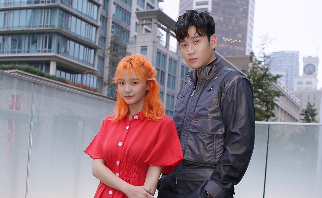 周興哲（Eric）至溫哥華參加Dior品牌活動，攜師妹鄭心慈一起同行工作。（星空飛騰提供）