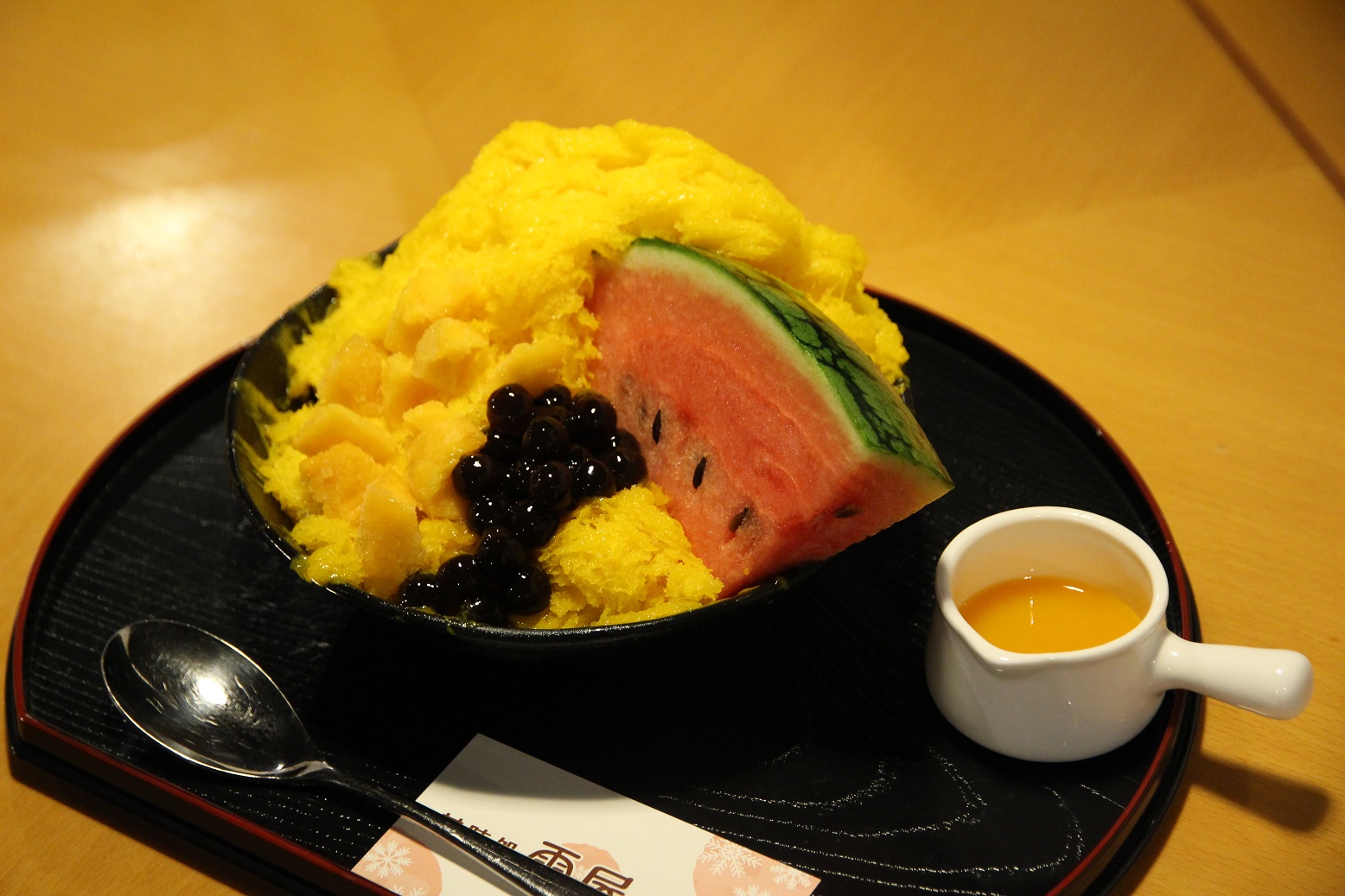 長野冰店的「台灣冰」，有珍珠有芒果。