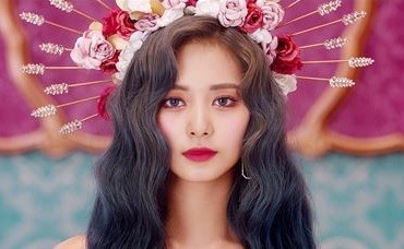 子瑜新輯造型曝光，讓台灣網友驚嘆「美出新高度」。（翻攝自YouTube）