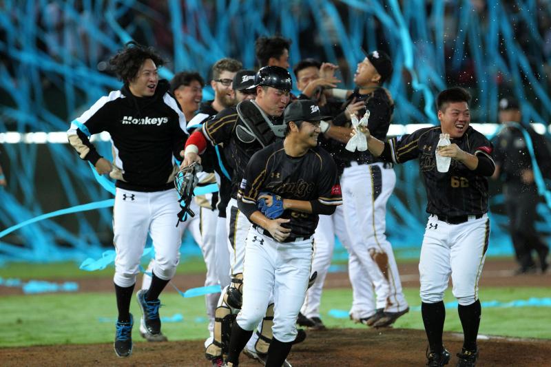 根據日媒報導，日本企業「樂天集團」預計將接手Lamigo球隊運作。（翻攝自Lamigo官網）