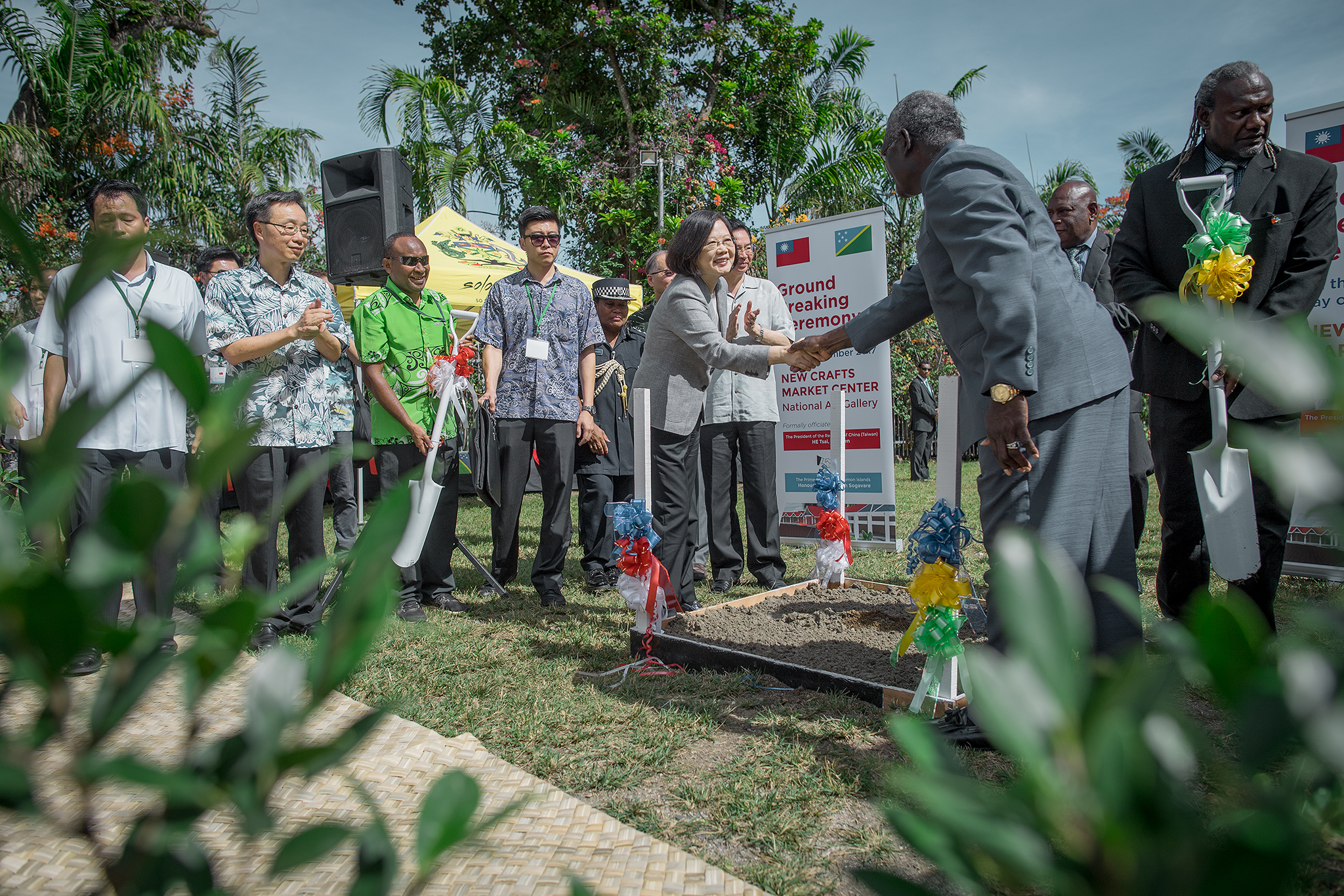 索羅門群島當局決定與台結束36年邦誼，不但索國人不挺，連美國也有所回應。圖為2017年總統蔡英文太平洋友邦之旅。（總統府提供）