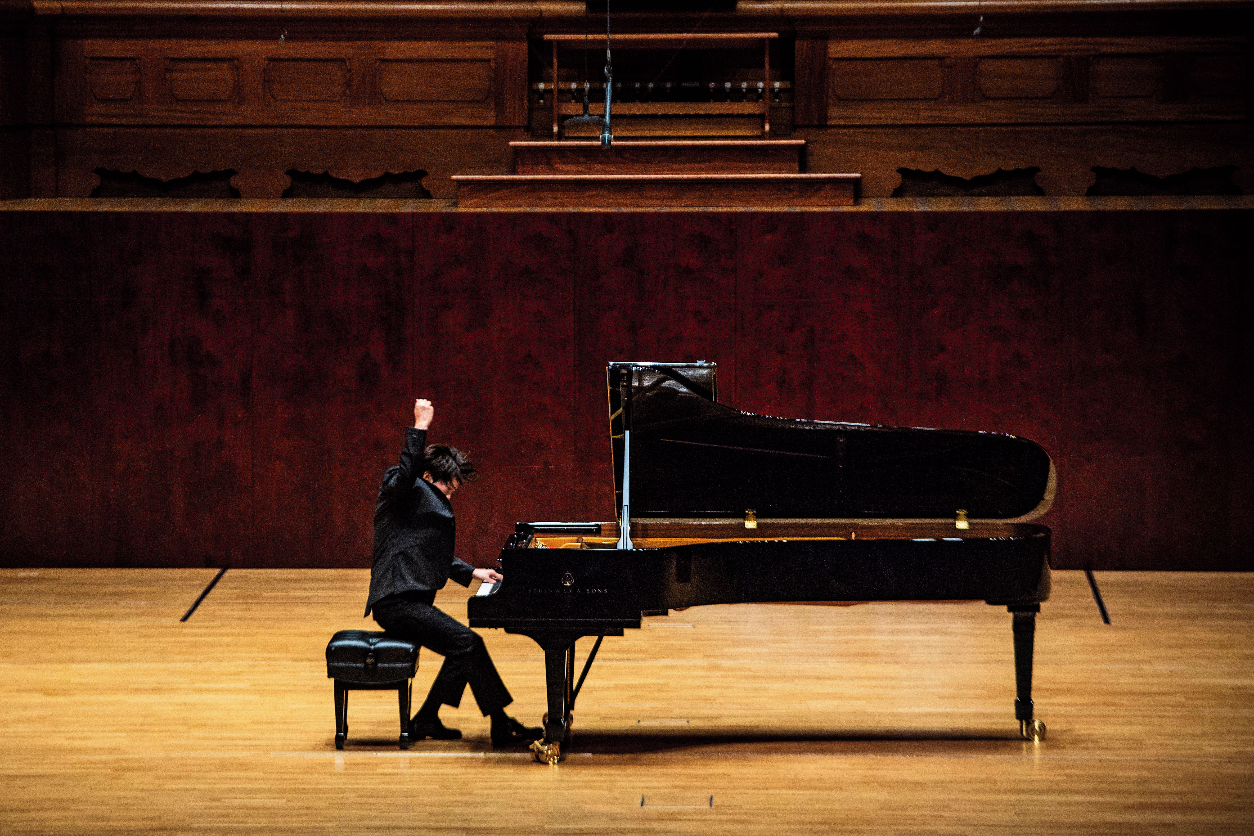 樂評賴偉峯說，趙成珍今年6月的台北演奏會，對比以往同樣低調又華麗，曲目上卻展現更龐大、更有結構的企圖，尤其評價最後一曲李斯特的《b小調鋼琴奏鳴曲》，「我沒有聽過這麼細緻的詮釋方式。」