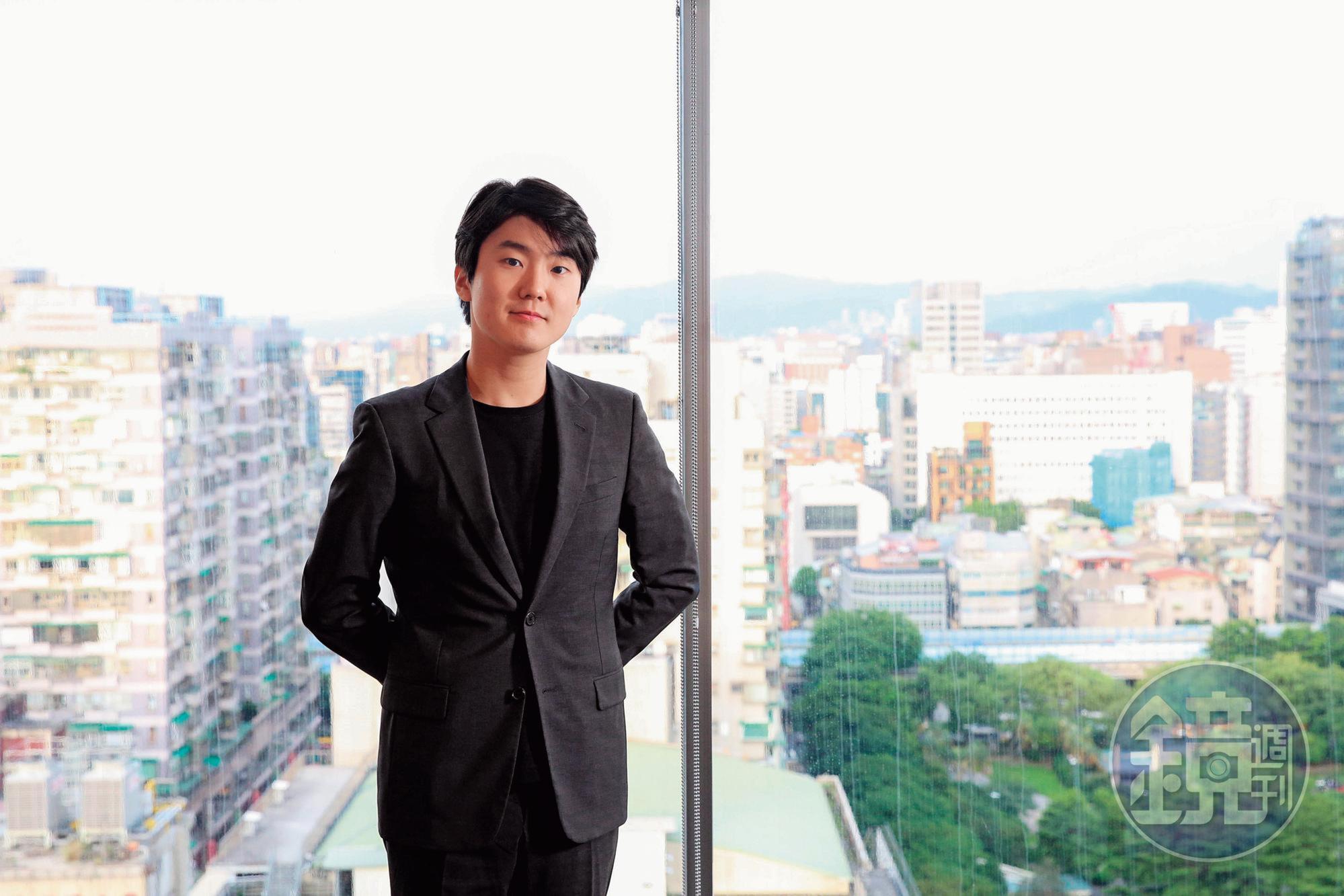 若是不做鋼琴家你想做什麼？趙成珍表示「也許我想當外科醫師。」