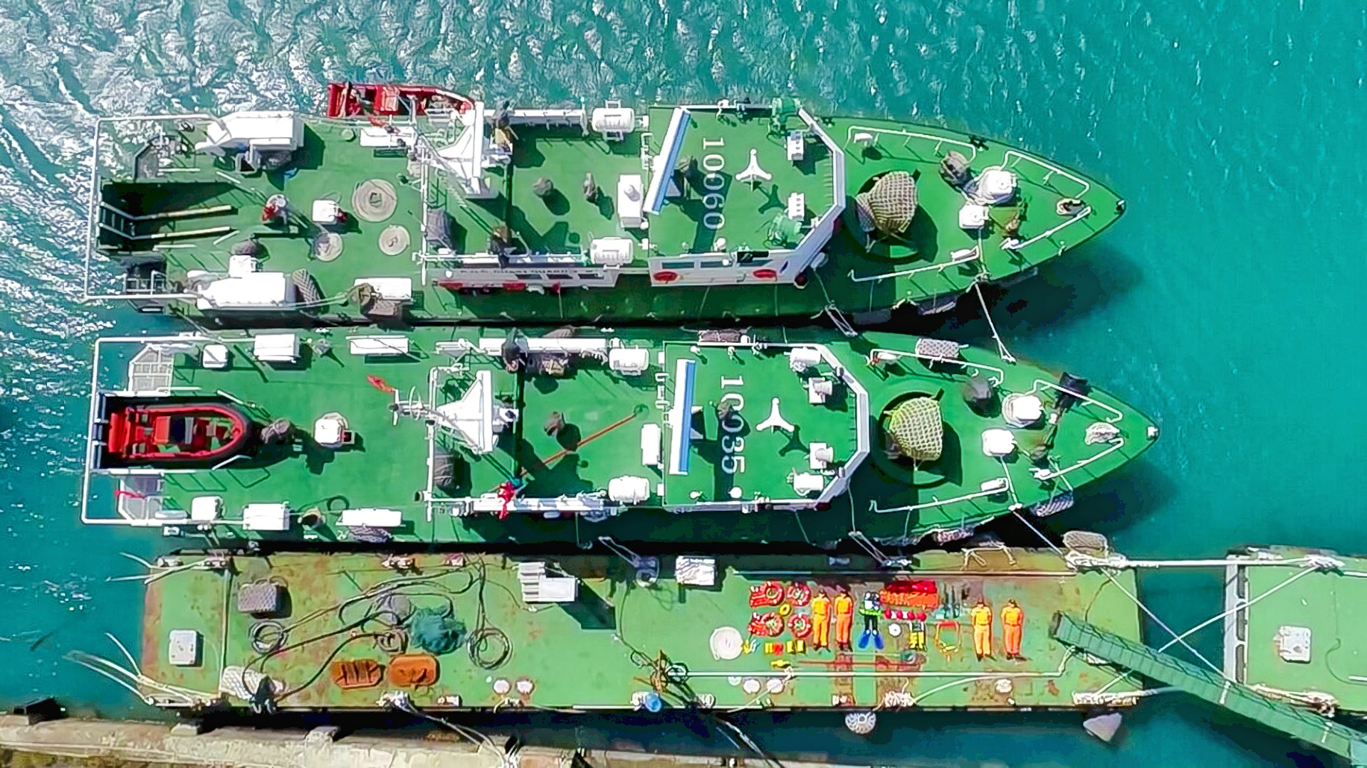 千噸海巡艦艇開箱照，驚呆網友。（翻攝海巡署長室臉書）