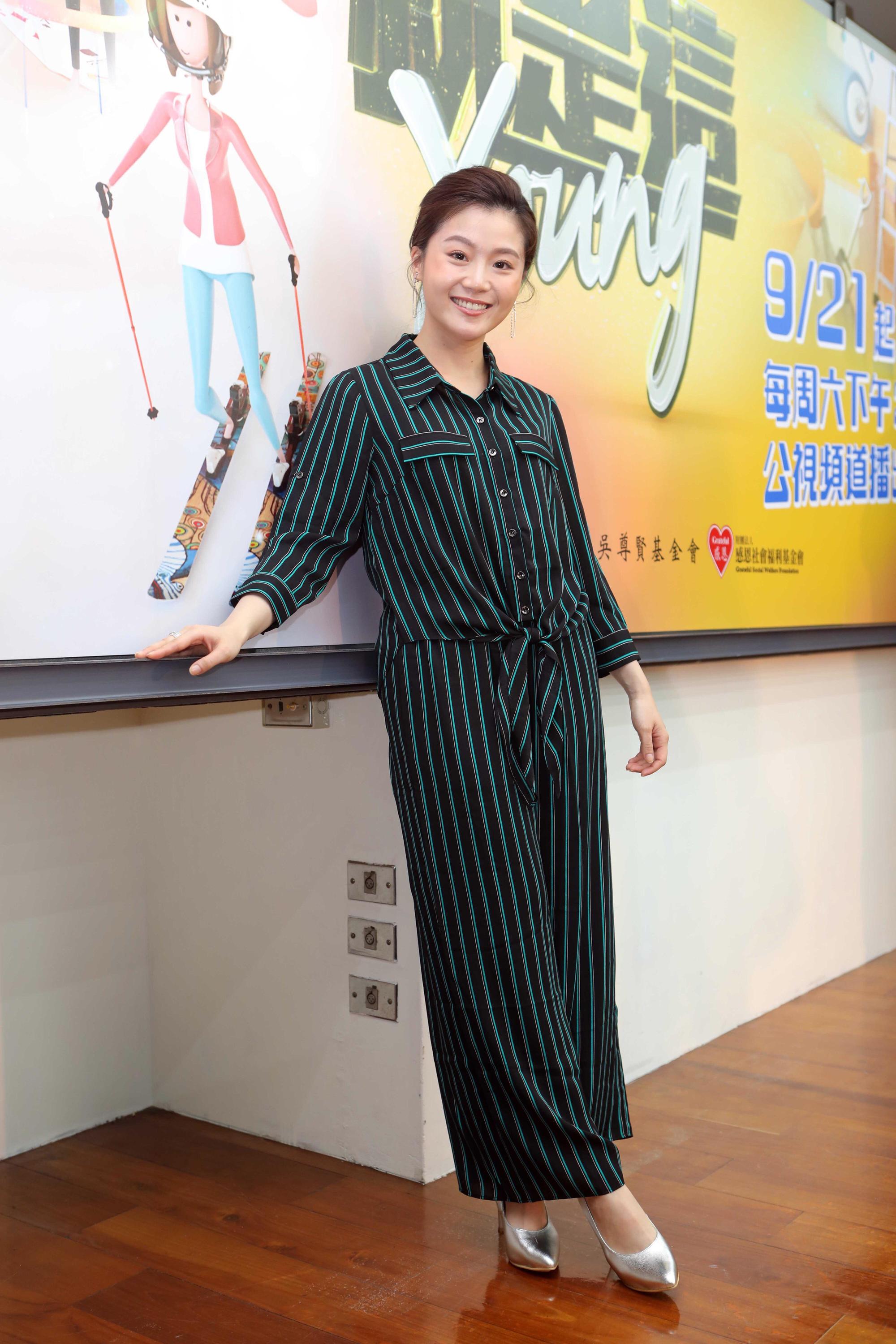 楊小黎今（19）晚出席由教育部與公共電視共同規劃的青少年楷模紀錄片《就是這Young》記者會。（公視提供）
