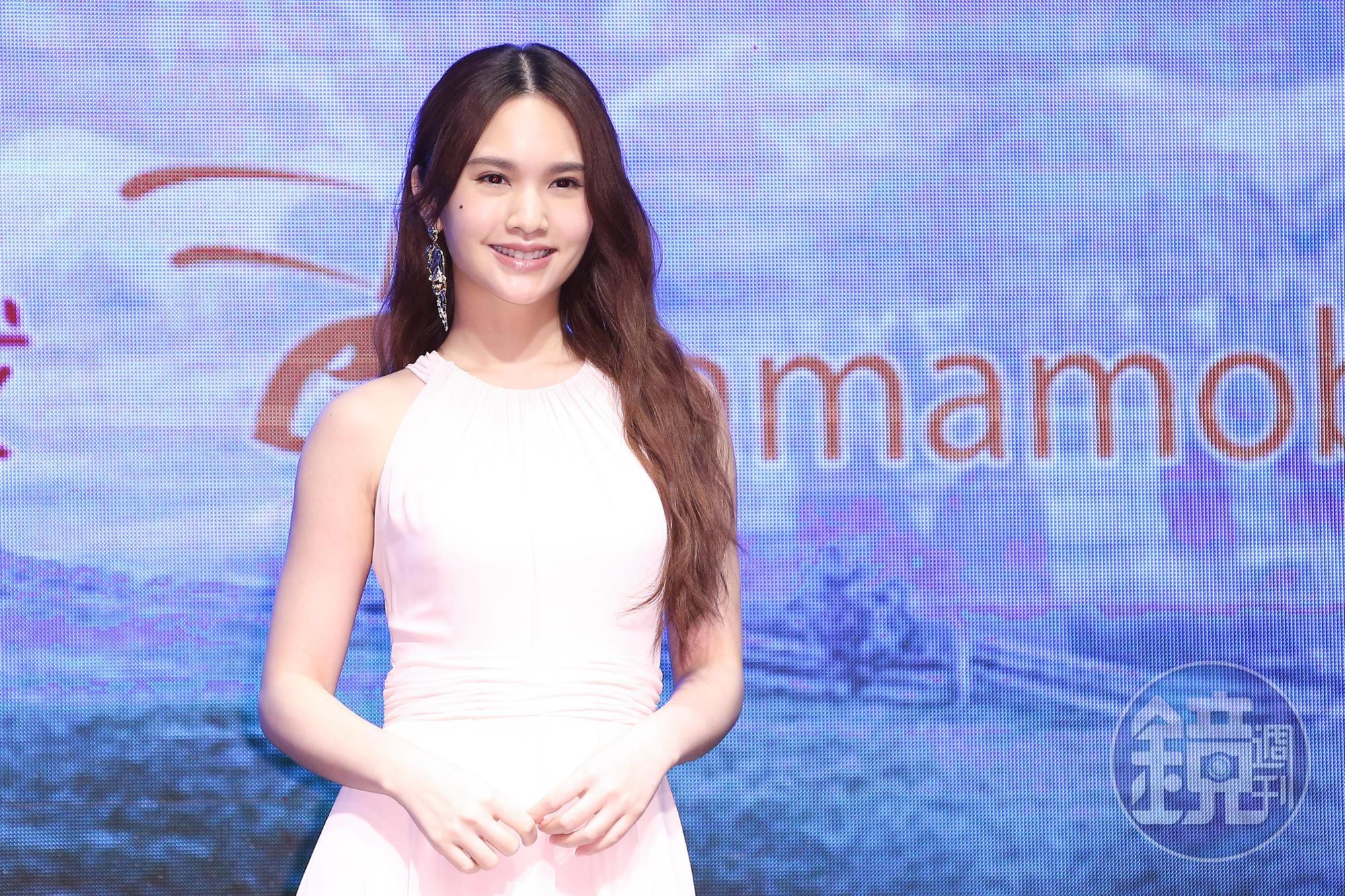 與李榮浩結婚兩天的楊丞琳,婚後首度露面代言電玩。