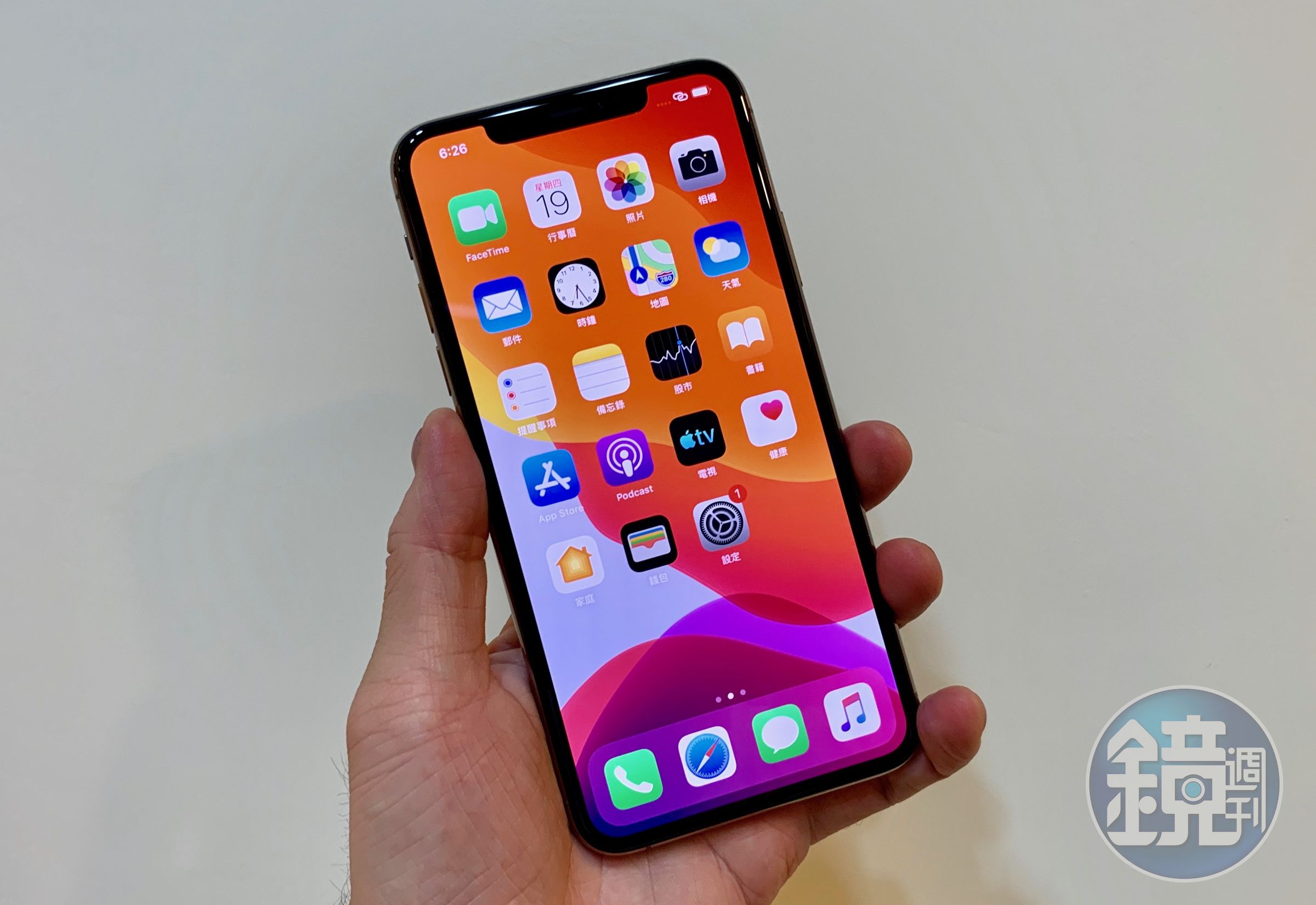 iPhone 11 Pro Max搭載6.5吋螢幕，458ppi螢幕解析度。