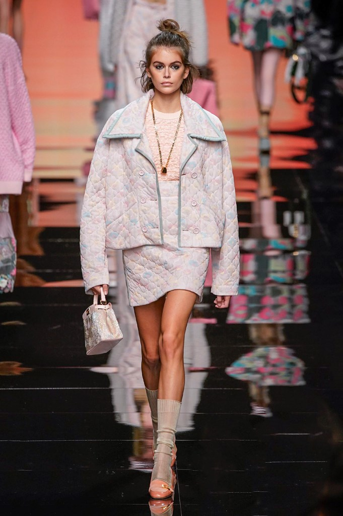 絎縫圖案有蓬鬆效果，充滿孩子氣的活潑。（翻攝自Camera Nazionale della Moda Italiana）