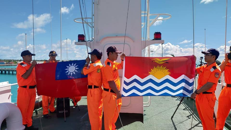太平洋邦交國吉里巴斯最近與中國互動頻繁，打算以突襲方式建交，最快本週內宣布與台灣斷交。（翻攝自海巡署艦隊分署臉書）