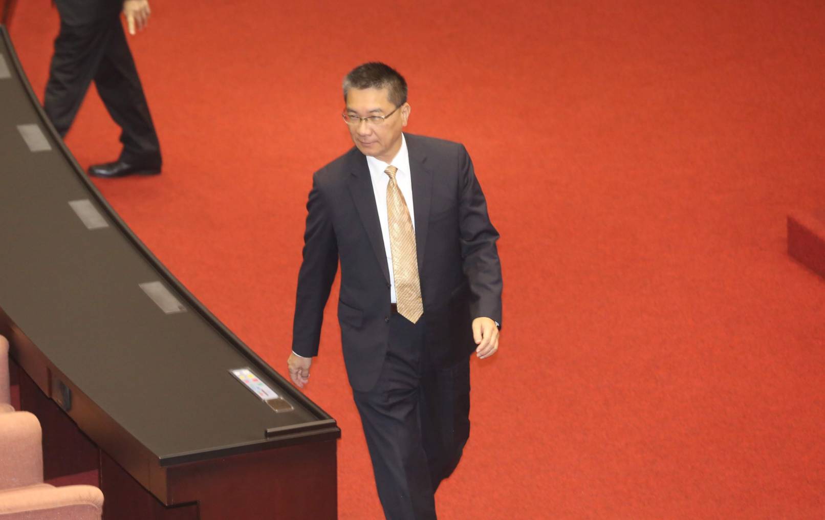 內政部長徐國勇已派政務次長陳宗彥南下督導高雄治安，他明天也將親自南下高雄。