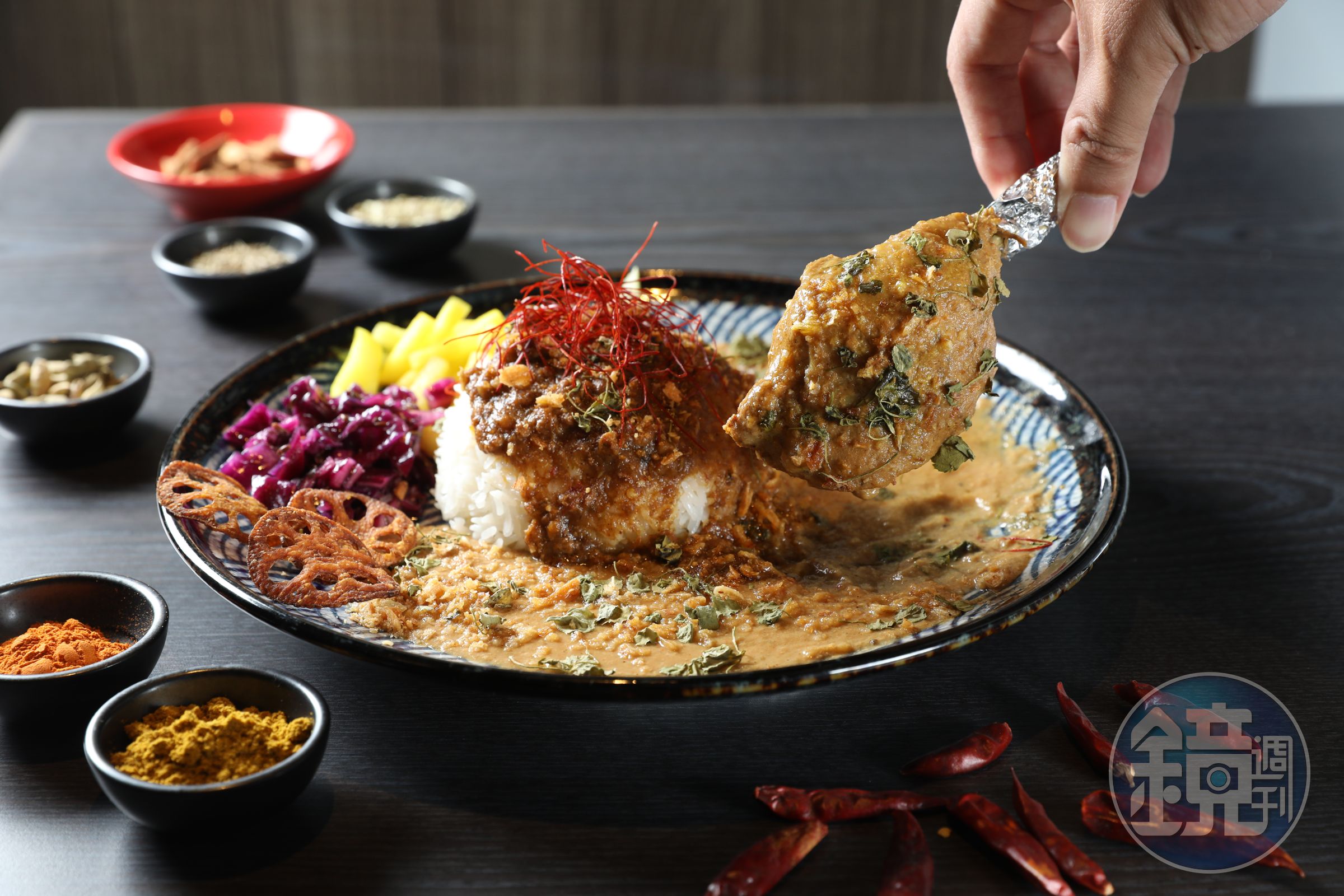 今年7月開幕的「大阪香料咖哩」，賣的是大人口味的咖哩飯，辛香料氣味相當豐富。