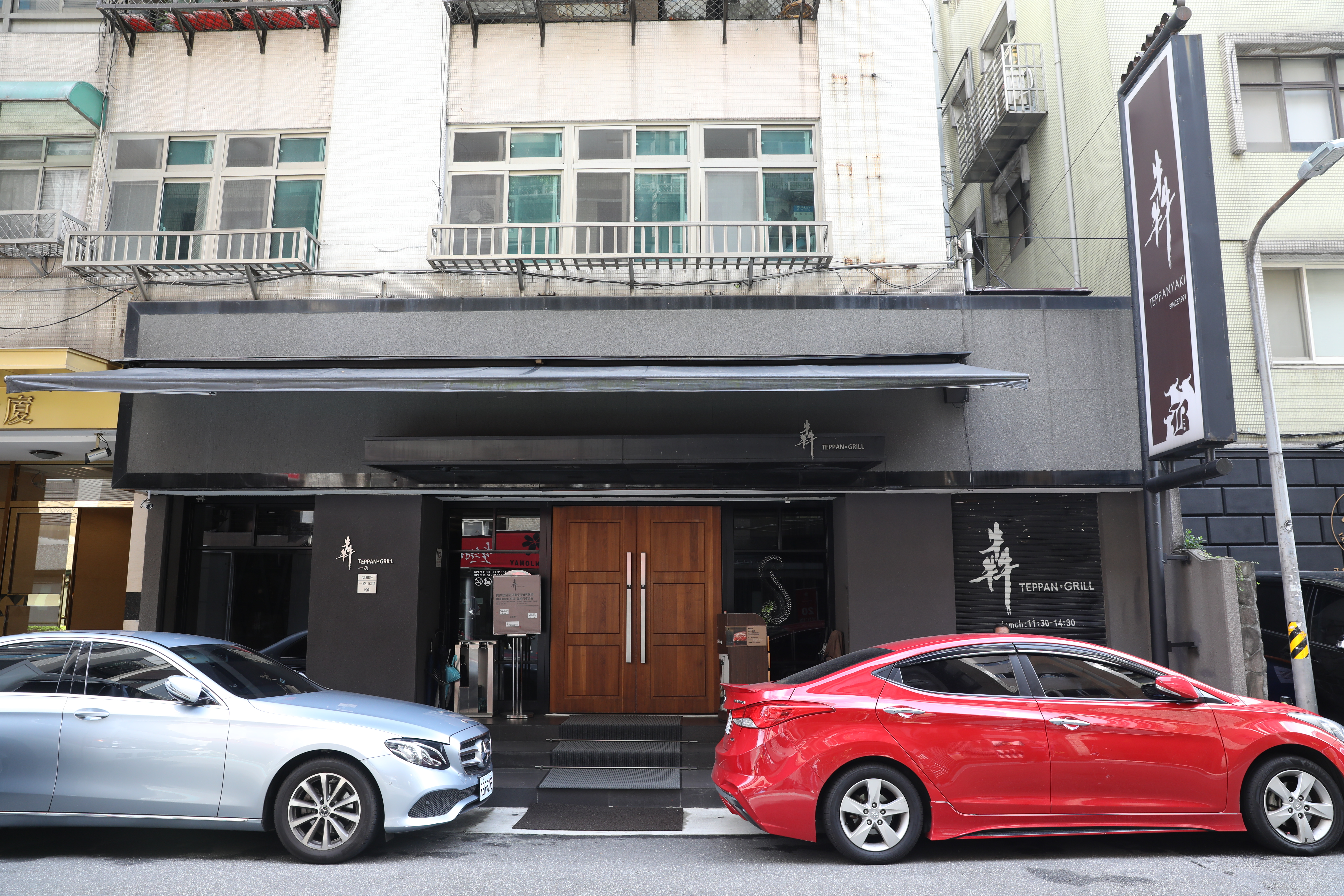 犇的總店位在安和路巷內，店門很低調。