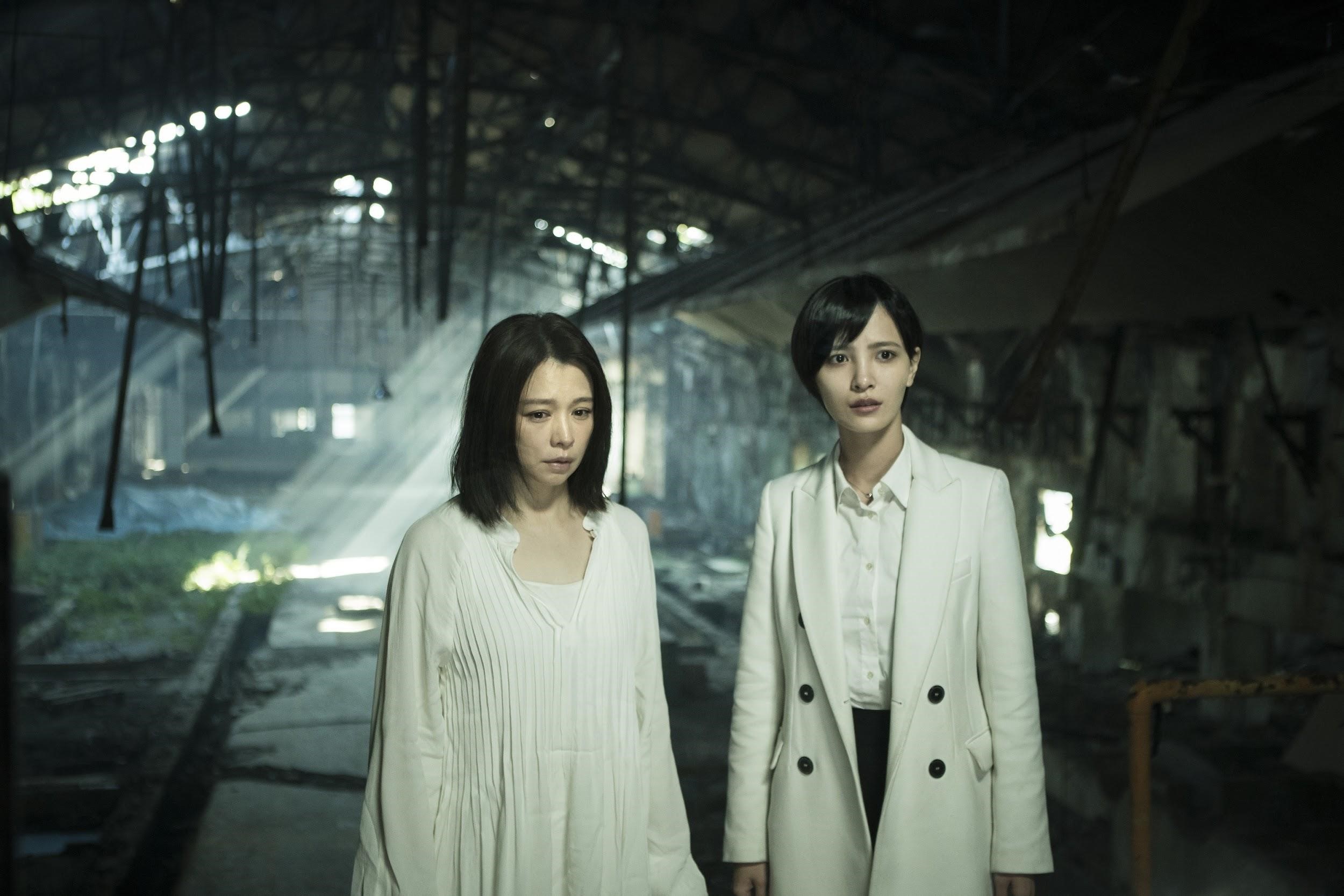 HBO Asia 首部自製的科幻劇《獵夢特工》由徐若瑄（左）領銜，全劇在台灣拍攝。  （HBO Asia提供）