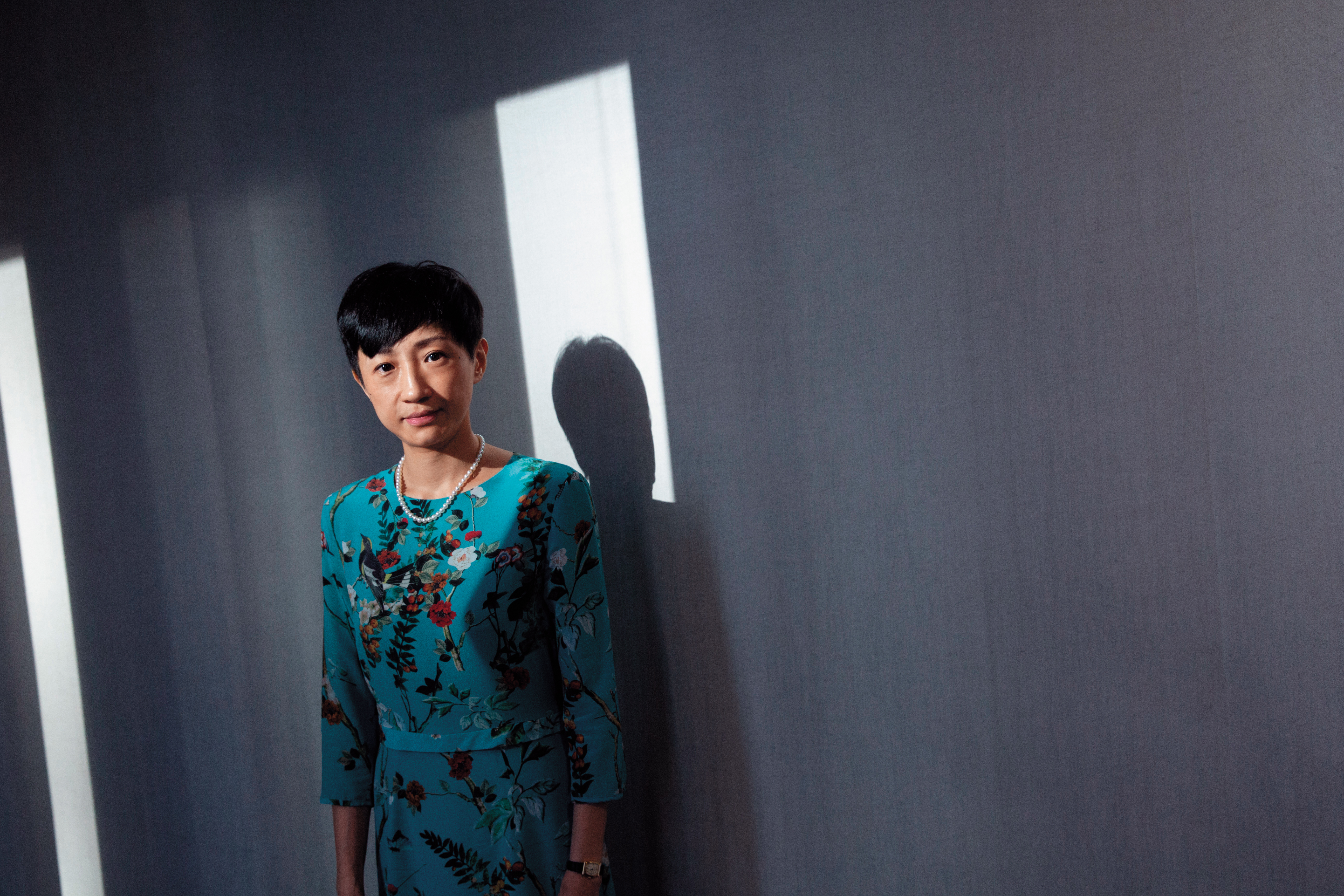 摘除腦瘤後的陳淑莊立刻回到工作場域。手術做完不久，她在立法會接受我們的採訪。