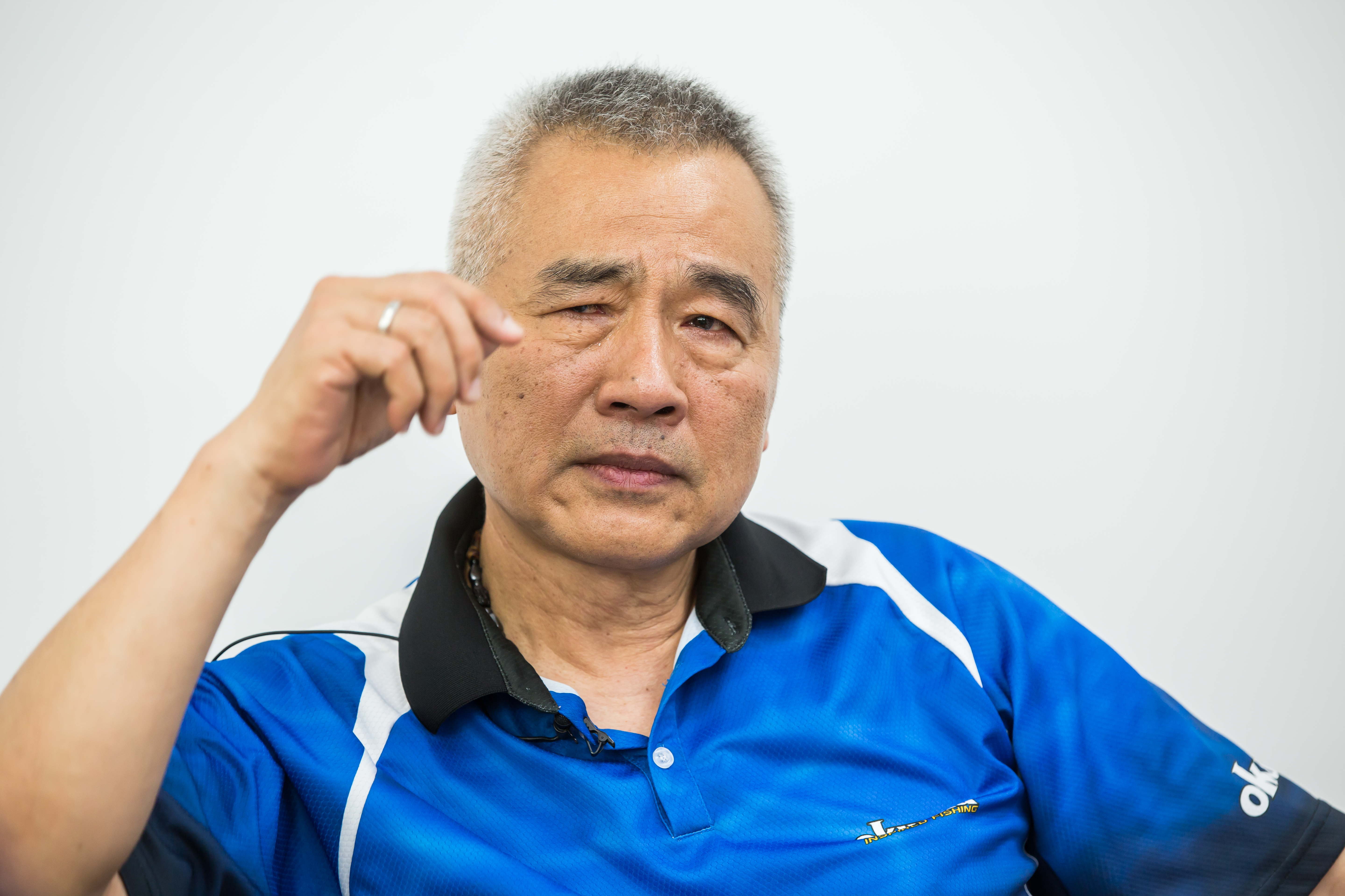 想起赴美打天下的那段時間，公私蠟燭二頭燒，鐵漢不禁流下男兒淚。