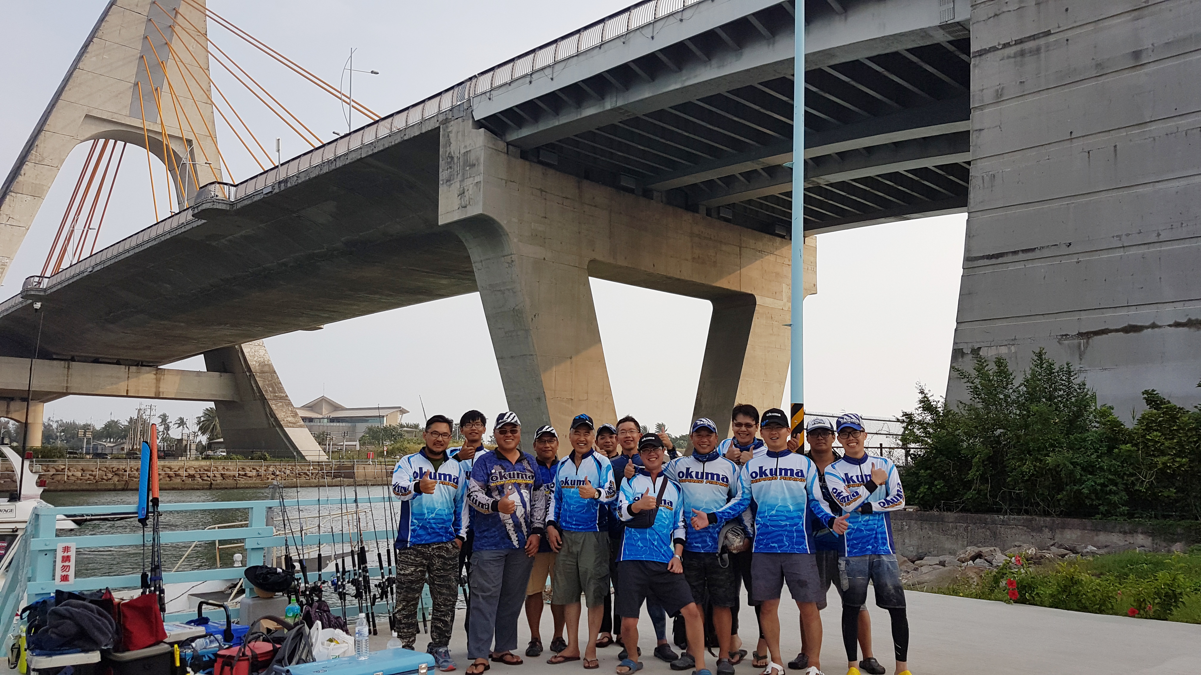 每一款釣具研發都必須經過嚴格測試，釣魚成為寶熊漁具公司全體同事的最大興趣。