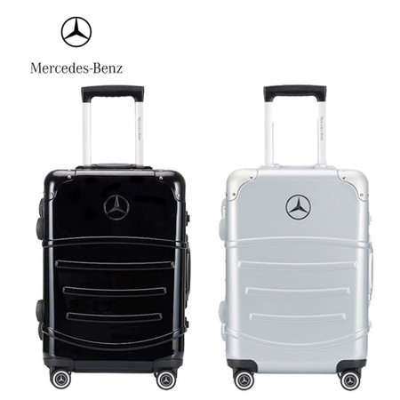 連千毅堅稱販售賓士正版行李箱，不過卻被原廠打臉。（翻攝自賓士官方經銷商）