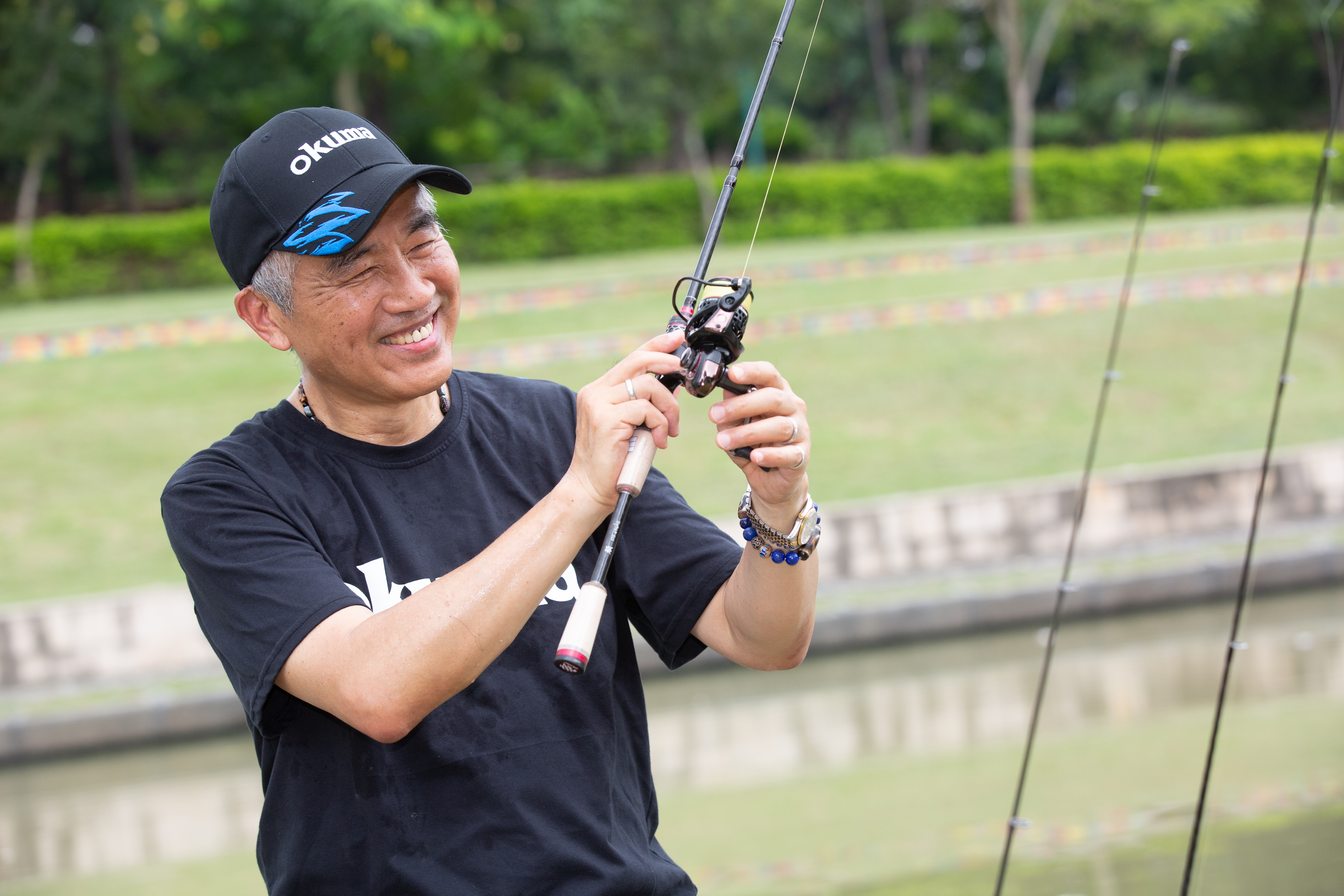 經營釣具廠讓張良任可名正言順滿足從小對釣魚的嚮往，魚兒上鉤他樂開懷，也投入資源在台灣推廣釣魚文化。
