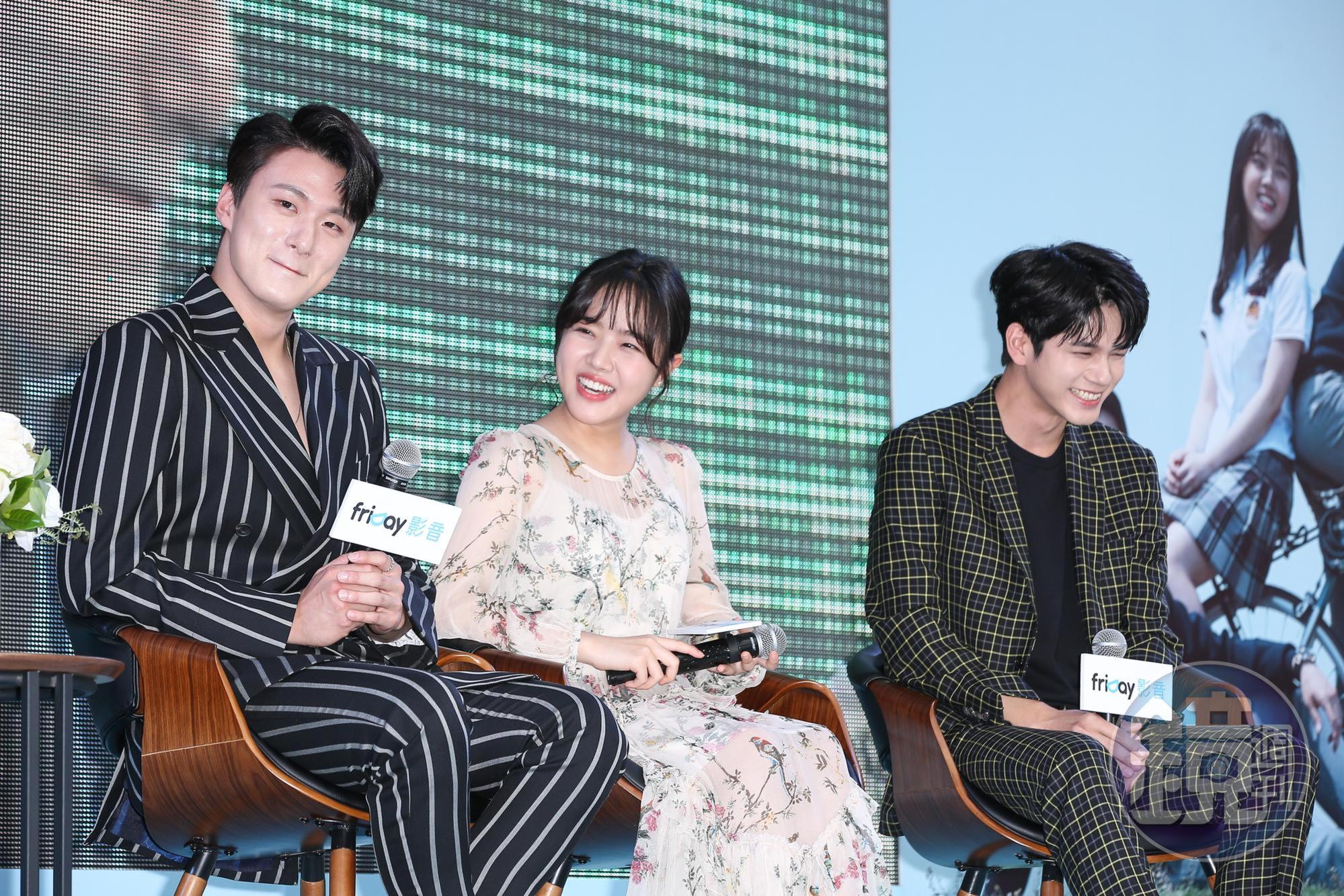 韓劇《18歲的瞬間》三位演員申承浩、金香起與邕聖祐今(22日)在台與粉絲相見歡。