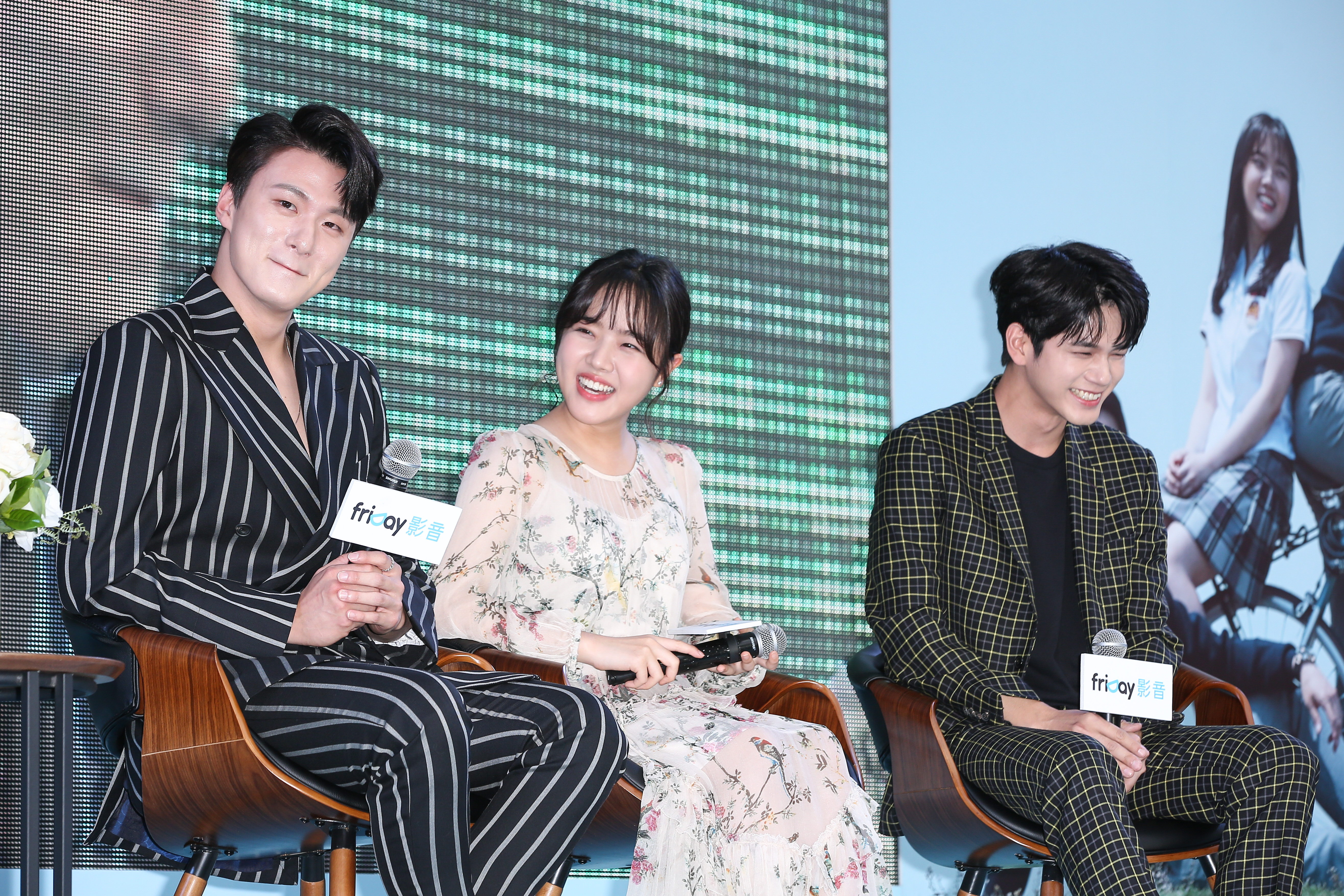 韓劇《18歲的瞬間》三位演員申承浩、金香起與邕聖祐今（22日）在台與粉絲相見歡。