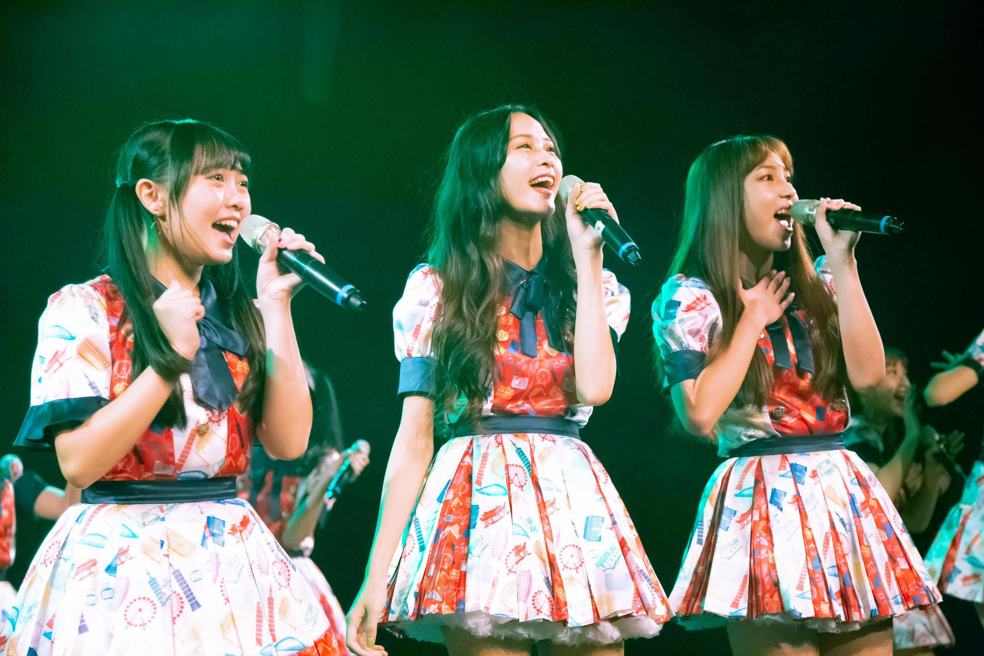 國民女團AKB48 Team TP 昨（22）日結束連續四場在華山烏梅劇院慶祝成軍一週年Mini Concert，左起張羽翎、林倢、林易沄。（好言娛樂提供）