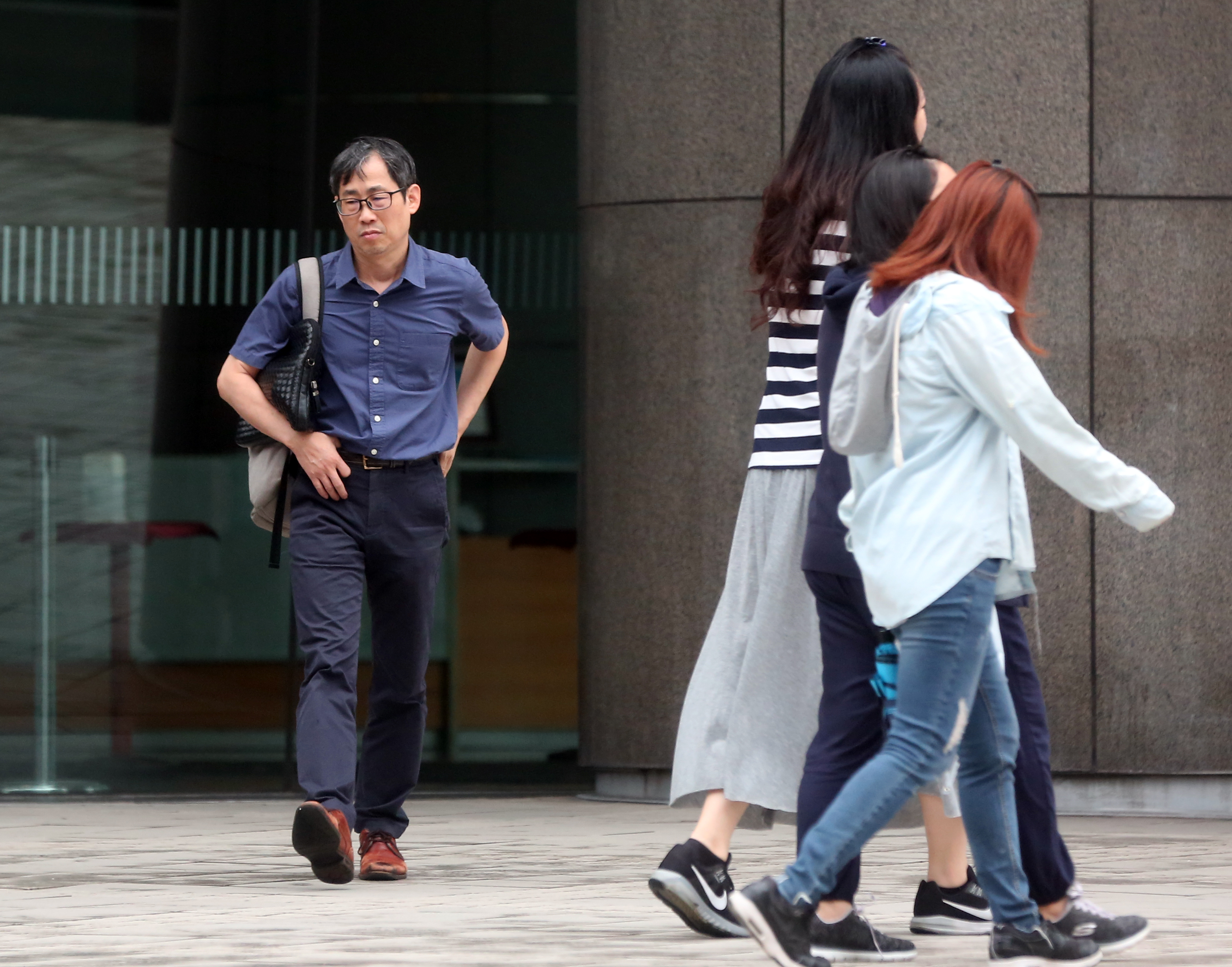 永豐金內部不滿張晉源（左一）坐領高薪，卻頻頻放話影響公司聲譽。（讀者提供）