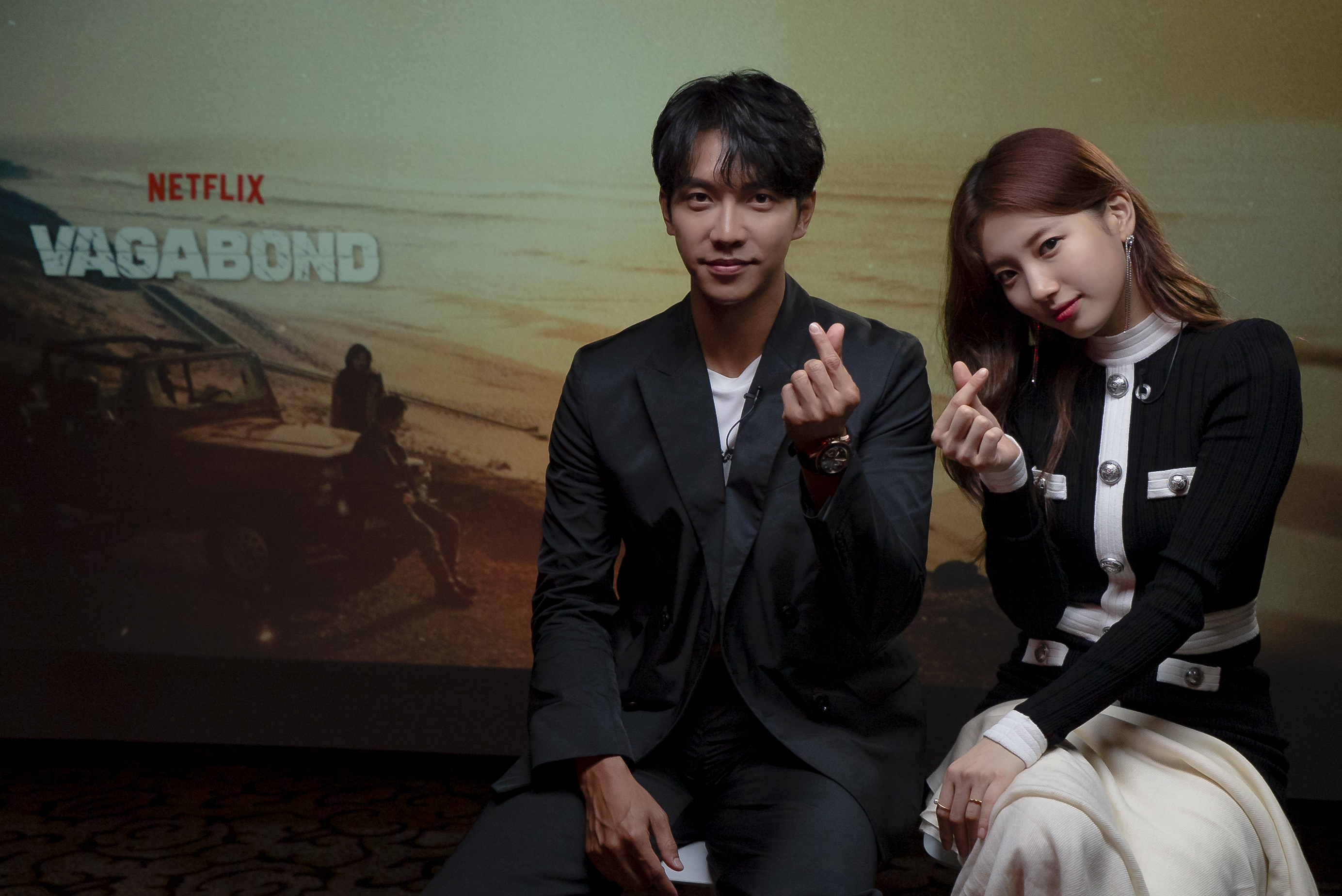 《浪行驚爆點》20日終於播出收視開出紅盤，李昇基與秀智接受Netflix獨家專訪進行默契考驗。（Netflix提供）