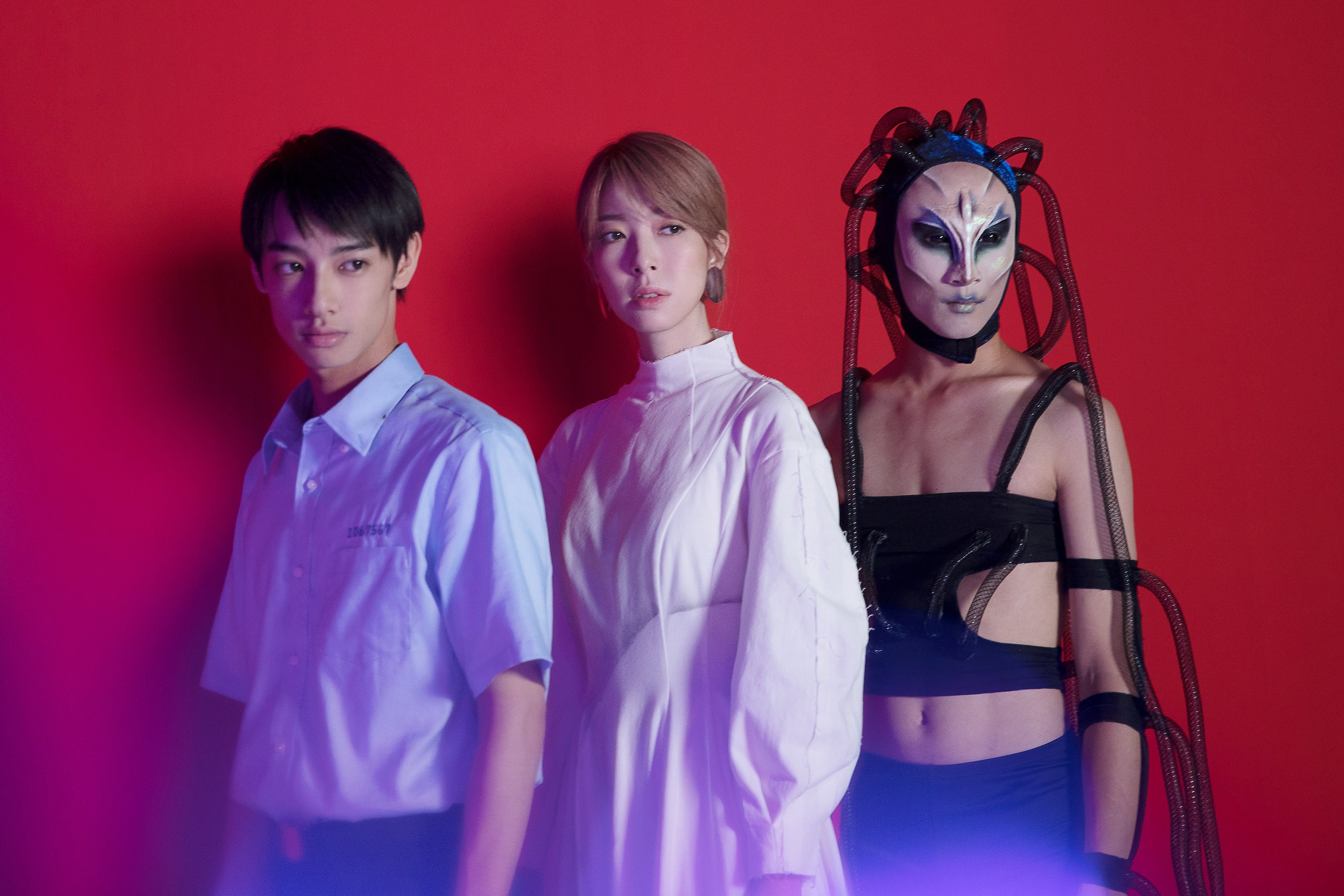 路嘉欣新歌〈蝕日〉講述主動面對陰暗面，才能進化到更好。（種子音樂提供）